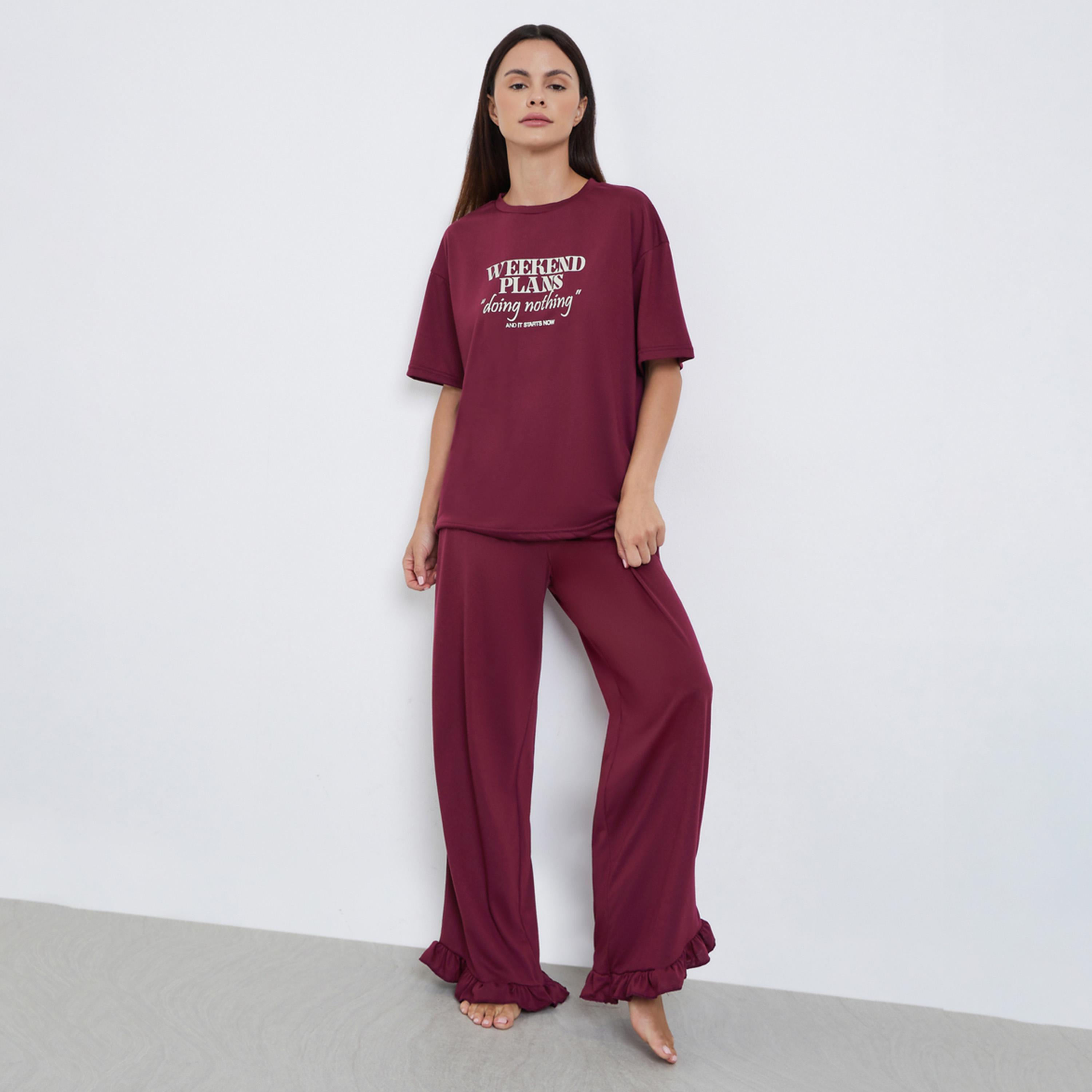 Styli Weekend Plans Slogan T-Shirt and Ruffle Hem Pyjama Set-women-clothing-nightwear-pyjamas-longsets-image-1