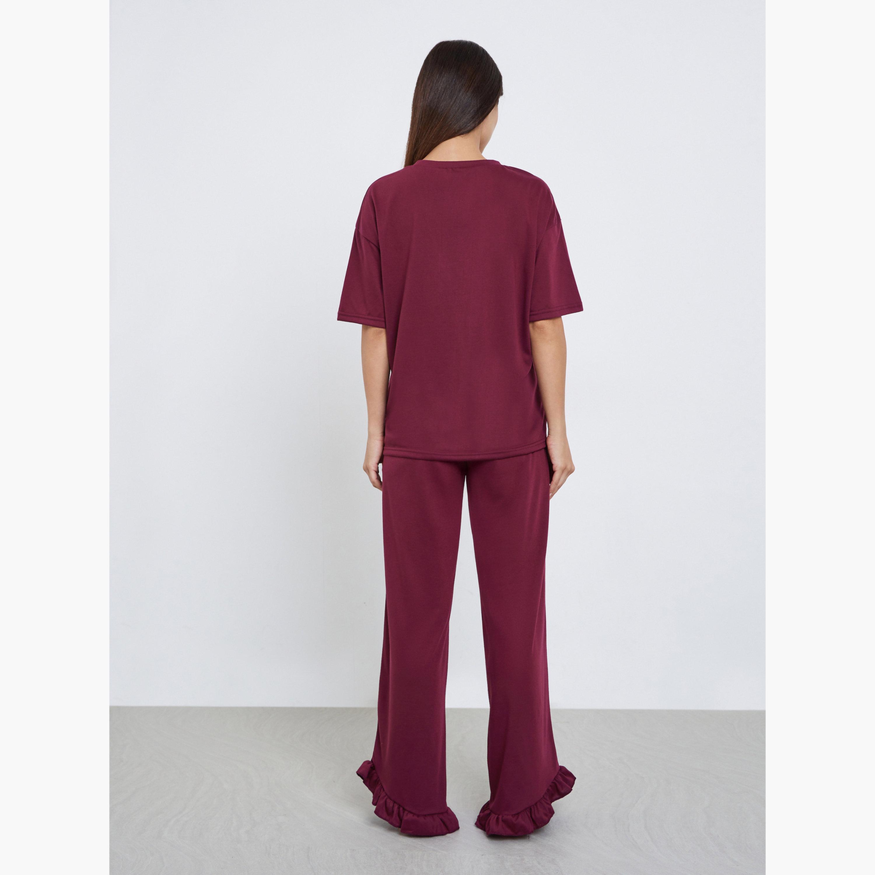 Styli Weekend Plans Slogan T-Shirt and Ruffle Hem Pyjama Set-women-clothing-nightwear-pyjamas-longsets-image-4