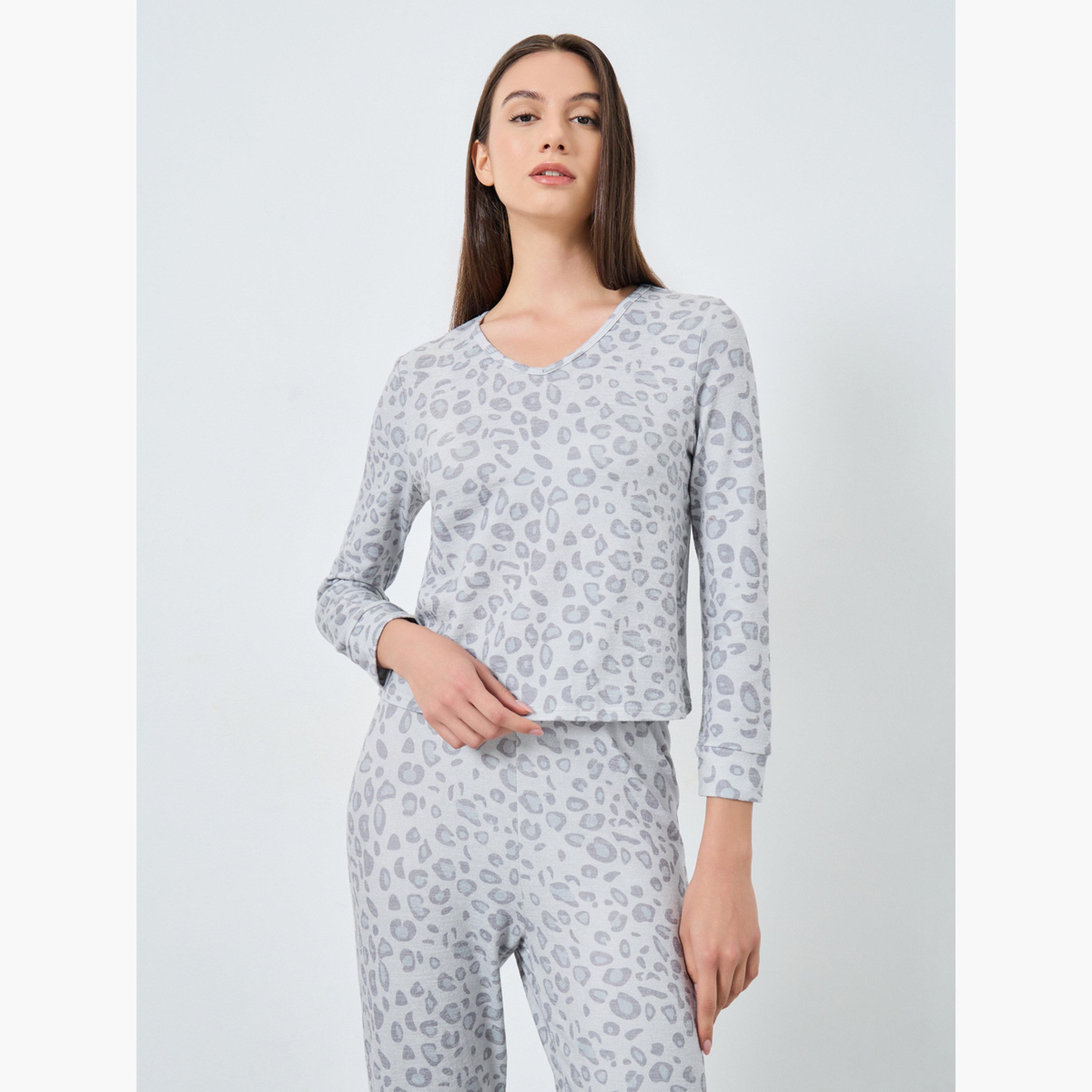 تيك تو - بيجاما تي شيرت بطبعة جلد النمر لون رمادي-women-clothing-nightwear-pyjamas-longsets-image-3