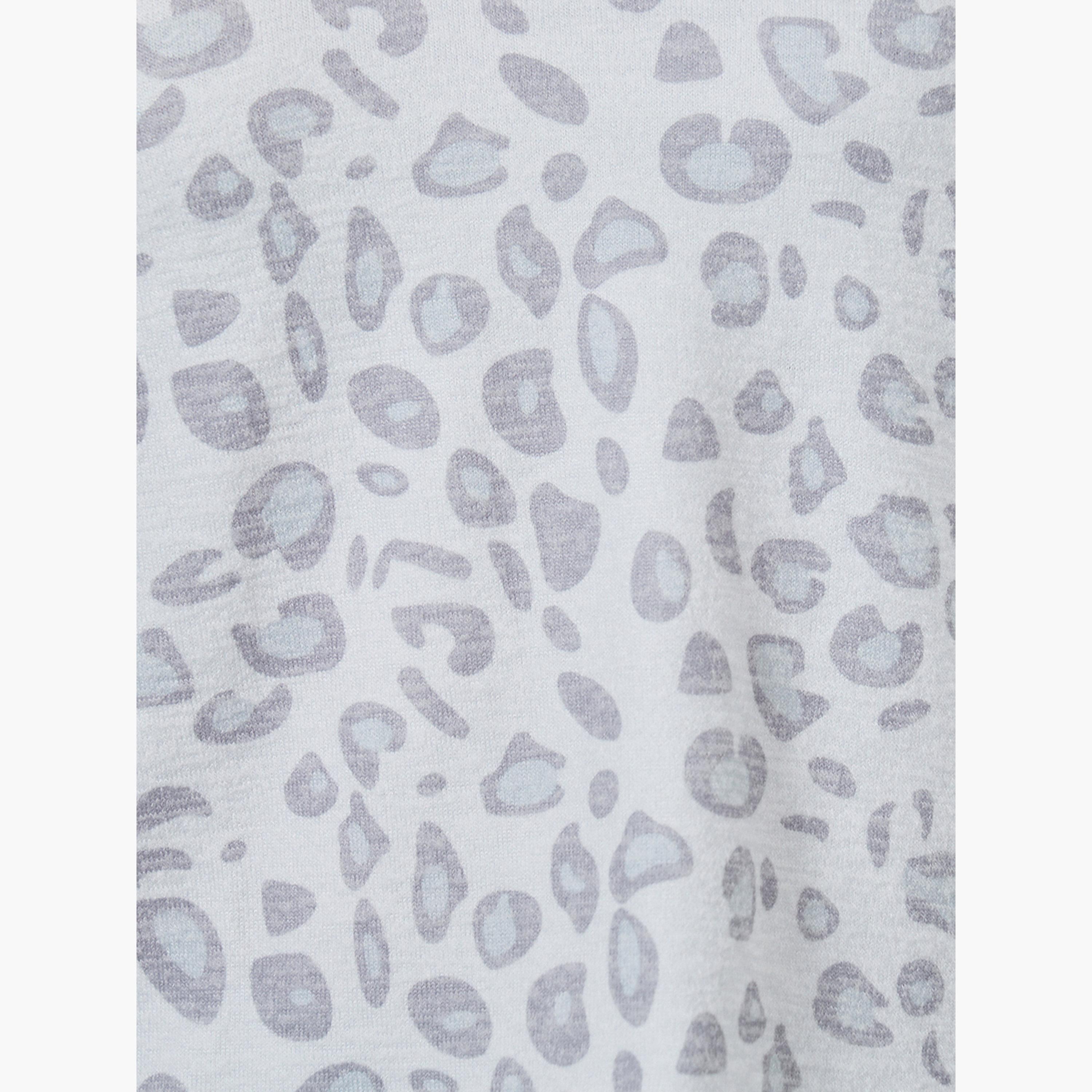 تيك تو - بيجاما تي شيرت بطبعة جلد النمر لون رمادي-women-clothing-nightwear-pyjamas-longsets-image-4