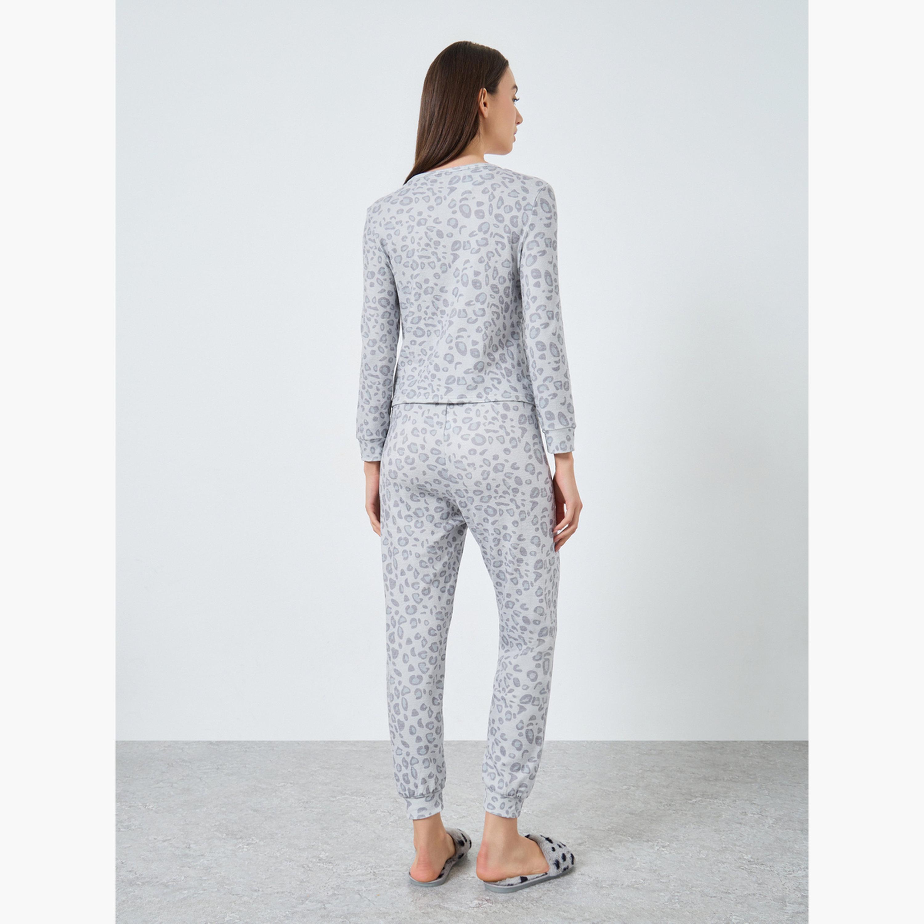 تيك تو - بيجاما تي شيرت بطبعة جلد النمر لون رمادي-women-clothing-nightwear-pyjamas-longsets-image-6