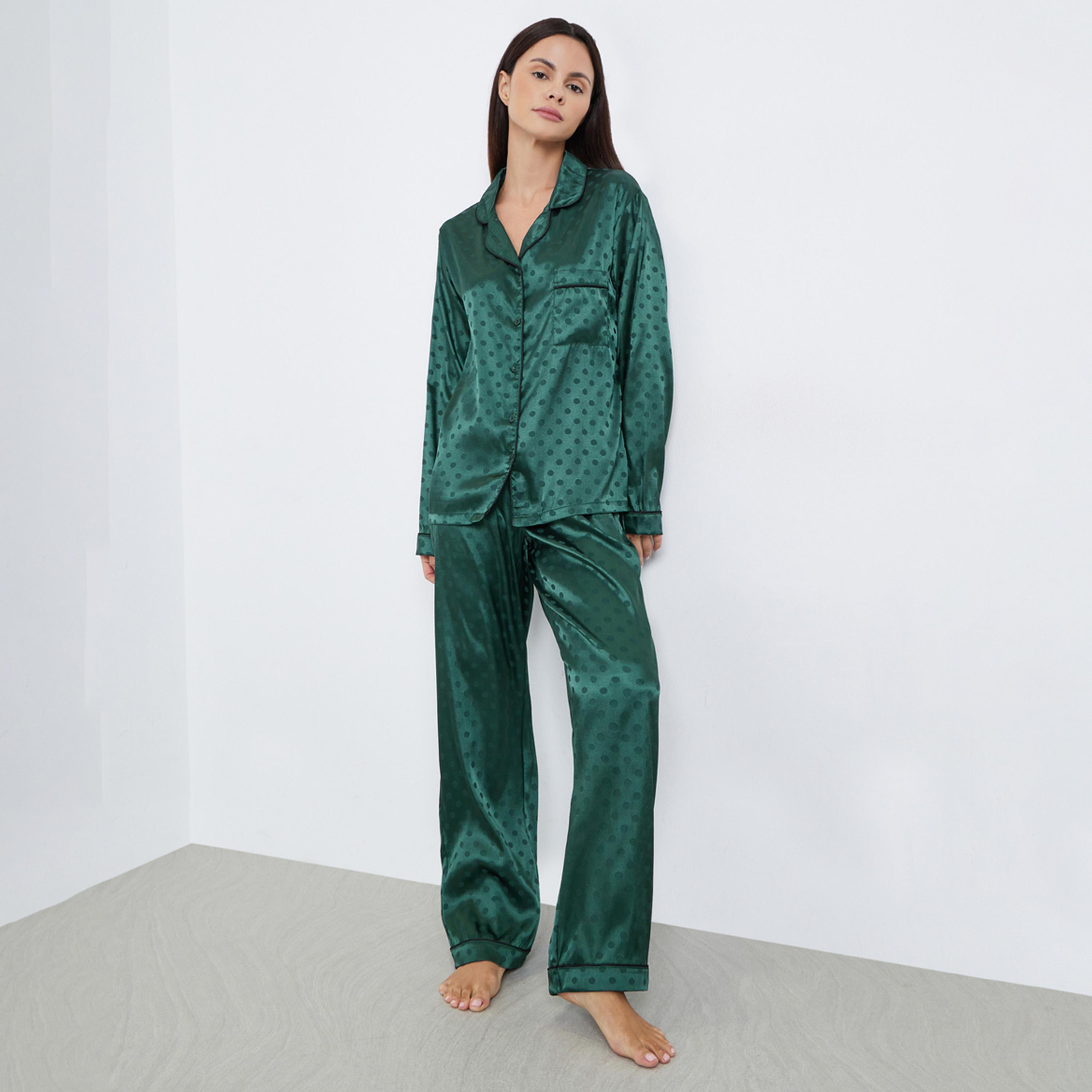 ستايلي - بيجاما قميص منقط من الساتان مع بنطال جينز بقصة مستقيمة-women-clothing-nightwear-pyjamas-longsets-image-1