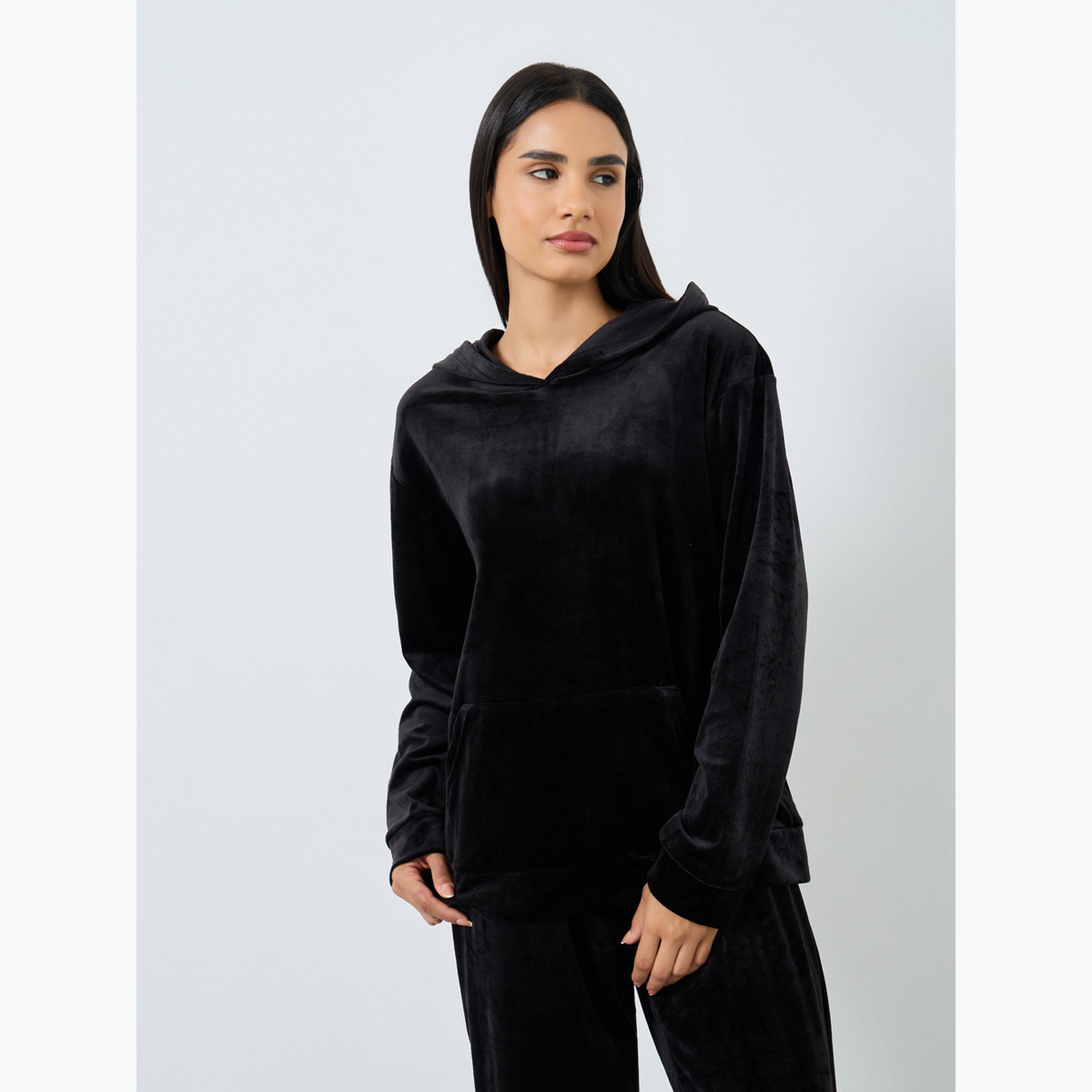 Styli Women Velvet Look Hooded Top and Pyjama Set-women-clothing-nightwear-pyjamas-longsets-image-2