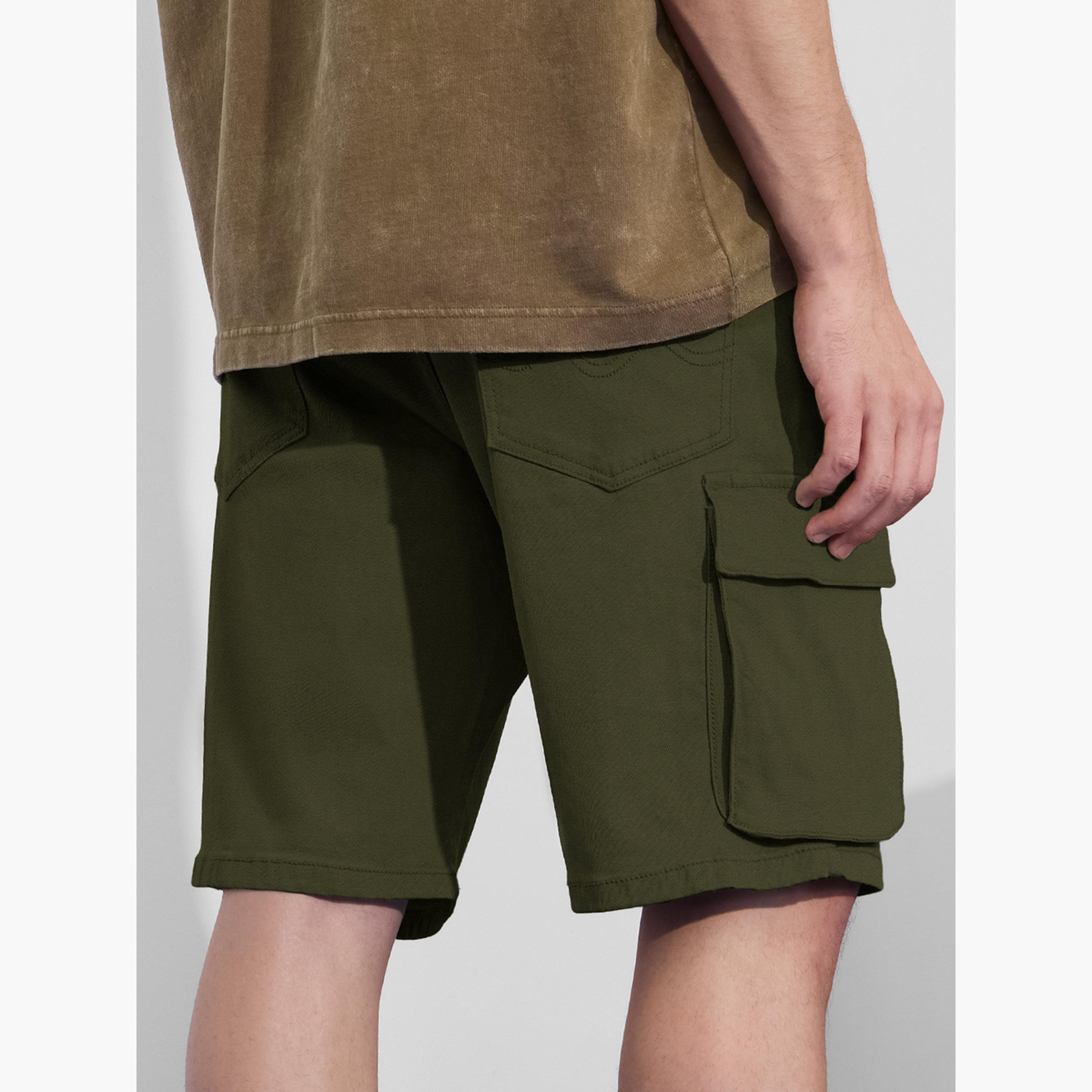 ذا سولد ستور × ستايلي - شورت كارجو جينز أخضر داكن للرجال-men-clothing-bottoms-shorts-image-4