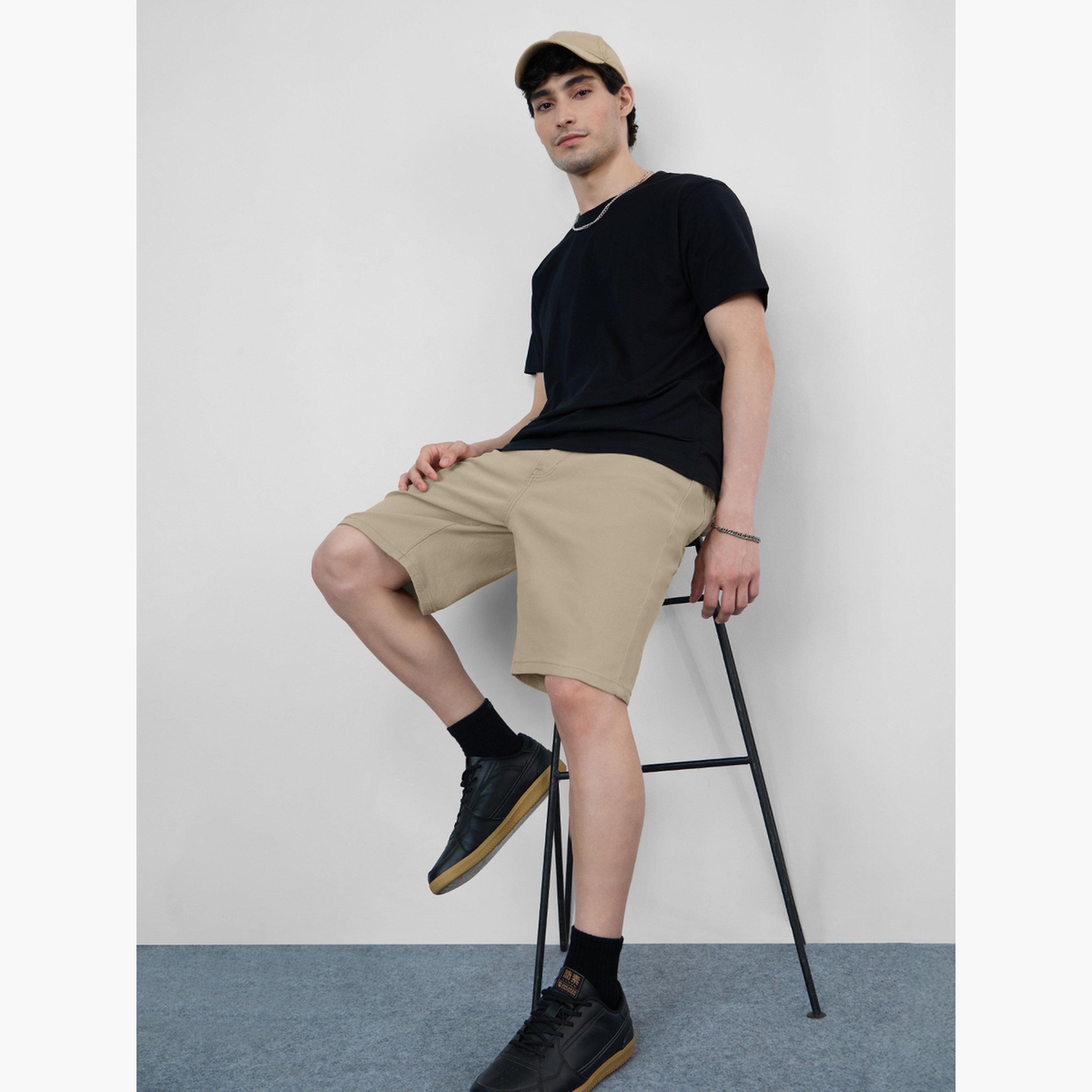 ذا سولد ستور × ستايلي - شورت جينز سادة بطول الركبة لون بيج للرجال-men-clothing-bottoms-shorts-image-2
