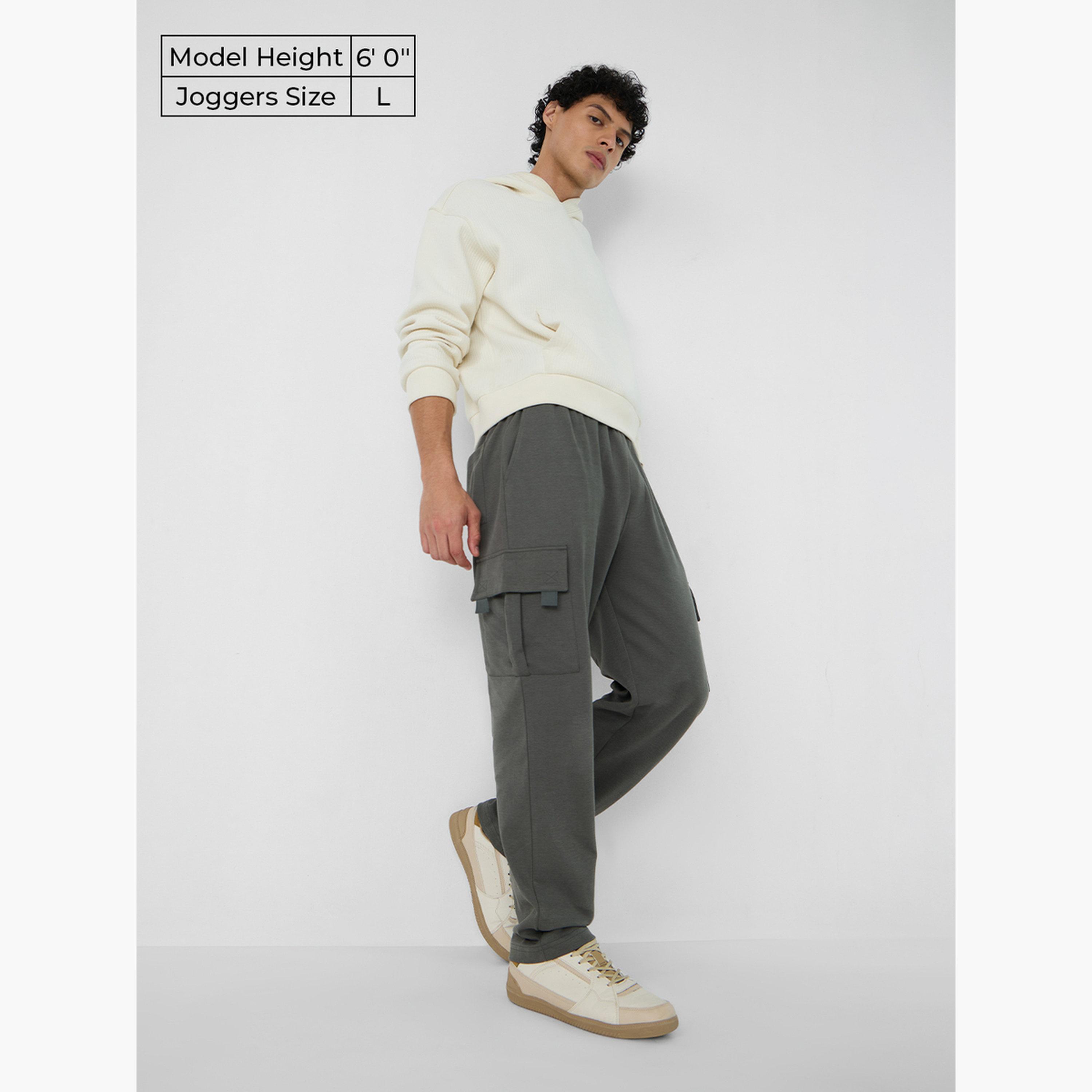 ذا سولد ستور × ستايلي - بنطال رياضي رمادي اللون للرجال مع رباط-men-clothing-bottoms-joggers-image-2