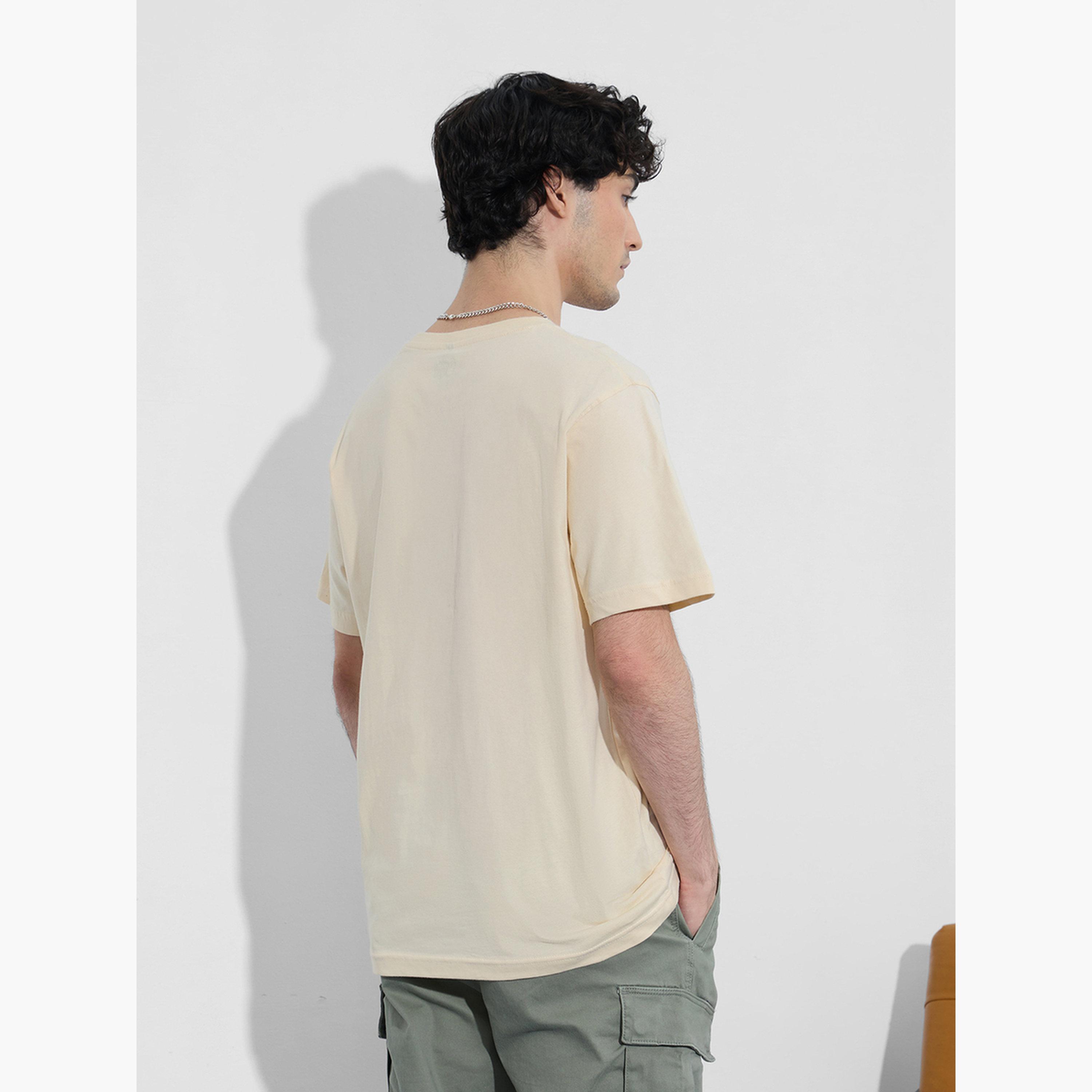 ذا سولد ستور × ستايلي - تي شيرت رجالي مريح برسومات لون بيج-men-clothing-tshirtsandpolos-tshirts-image-5