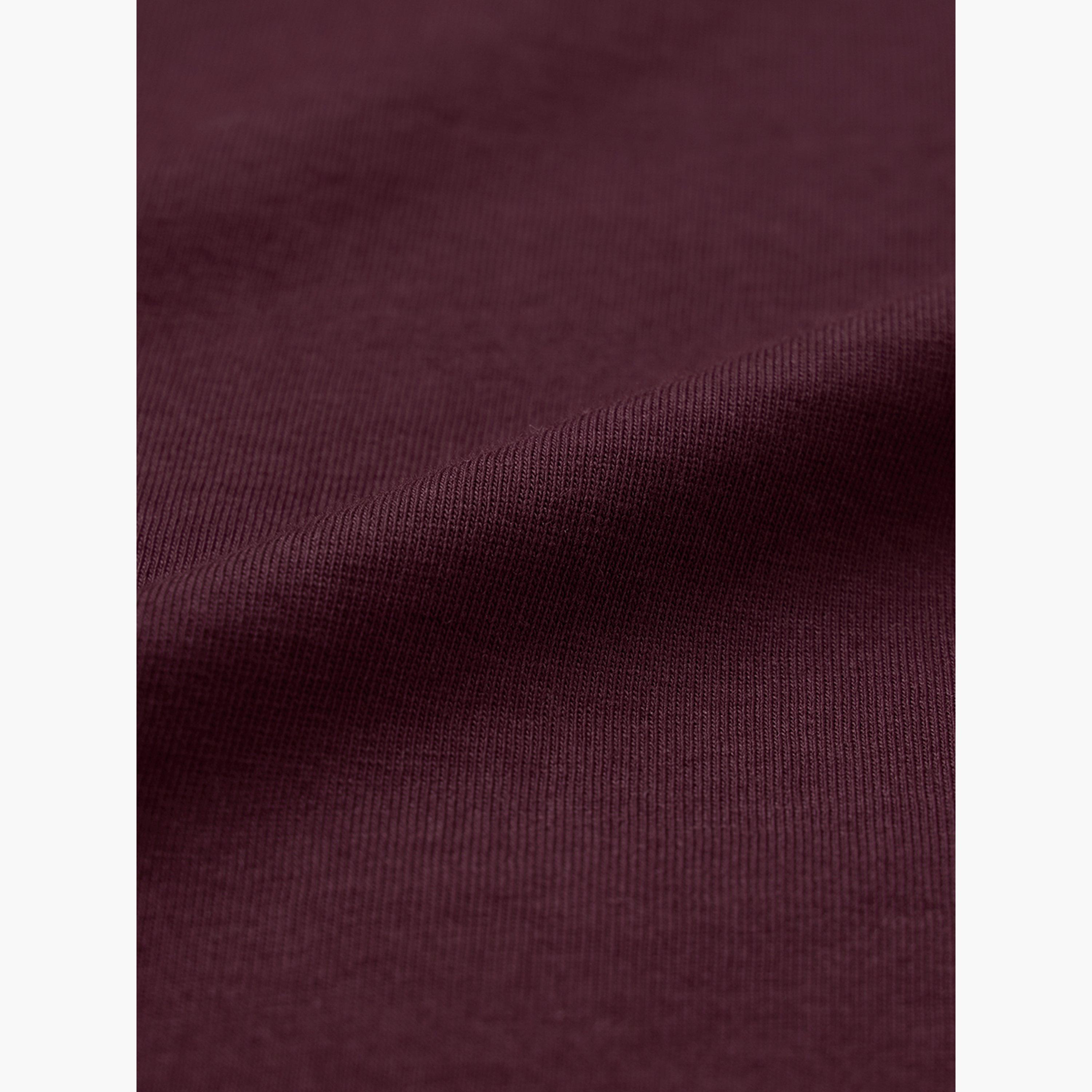 ذا سولد ستور × ستايلي - تي شيرت رجالي مريح لون برغندي-men-clothing-tshirtsandpolos-tshirts-image-5