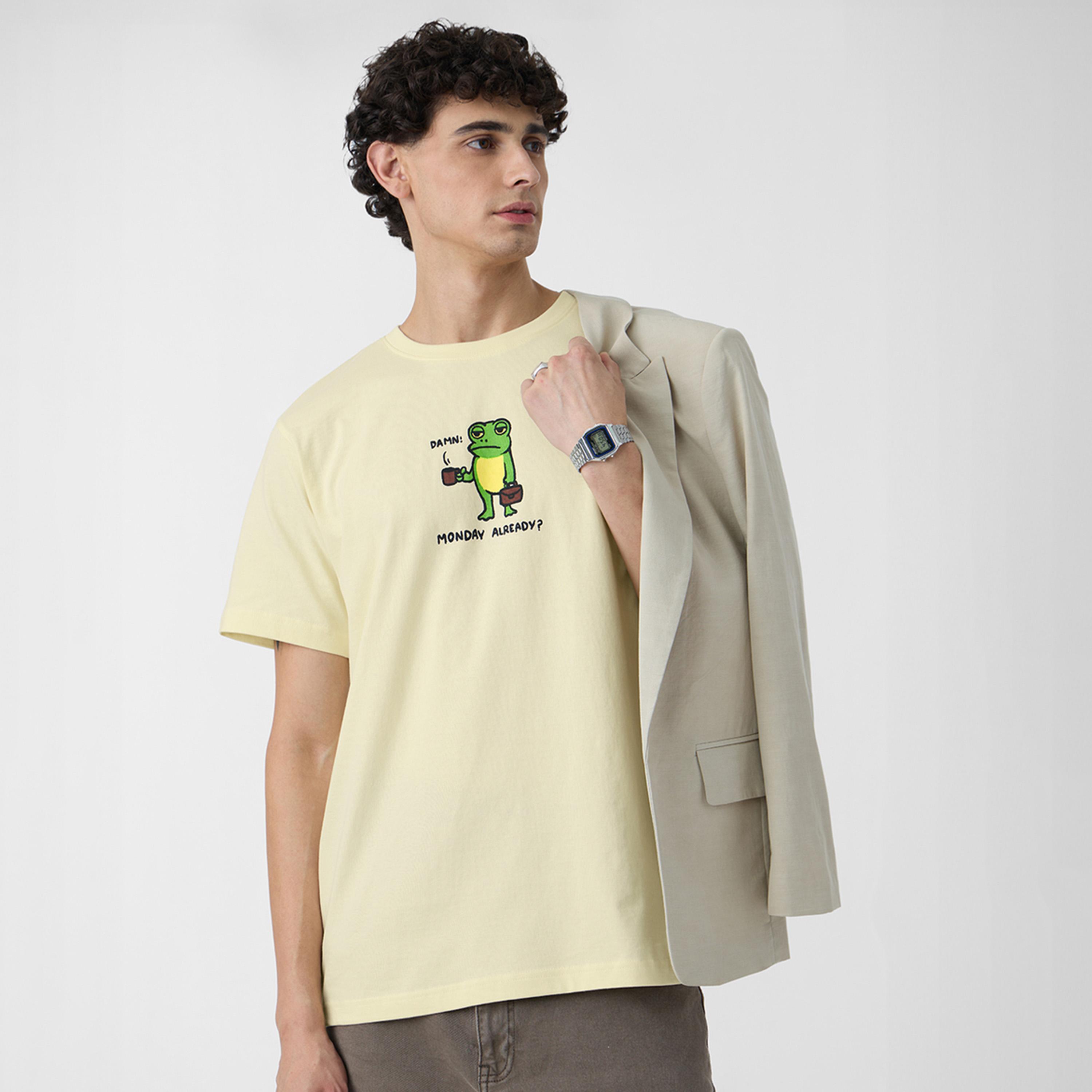 ذا سولد ستور × ستايلي - تي شيرت رجالي مريح برسومات ضفدع أصفر-men-clothing-tshirtsandpolos-tshirts-image-1