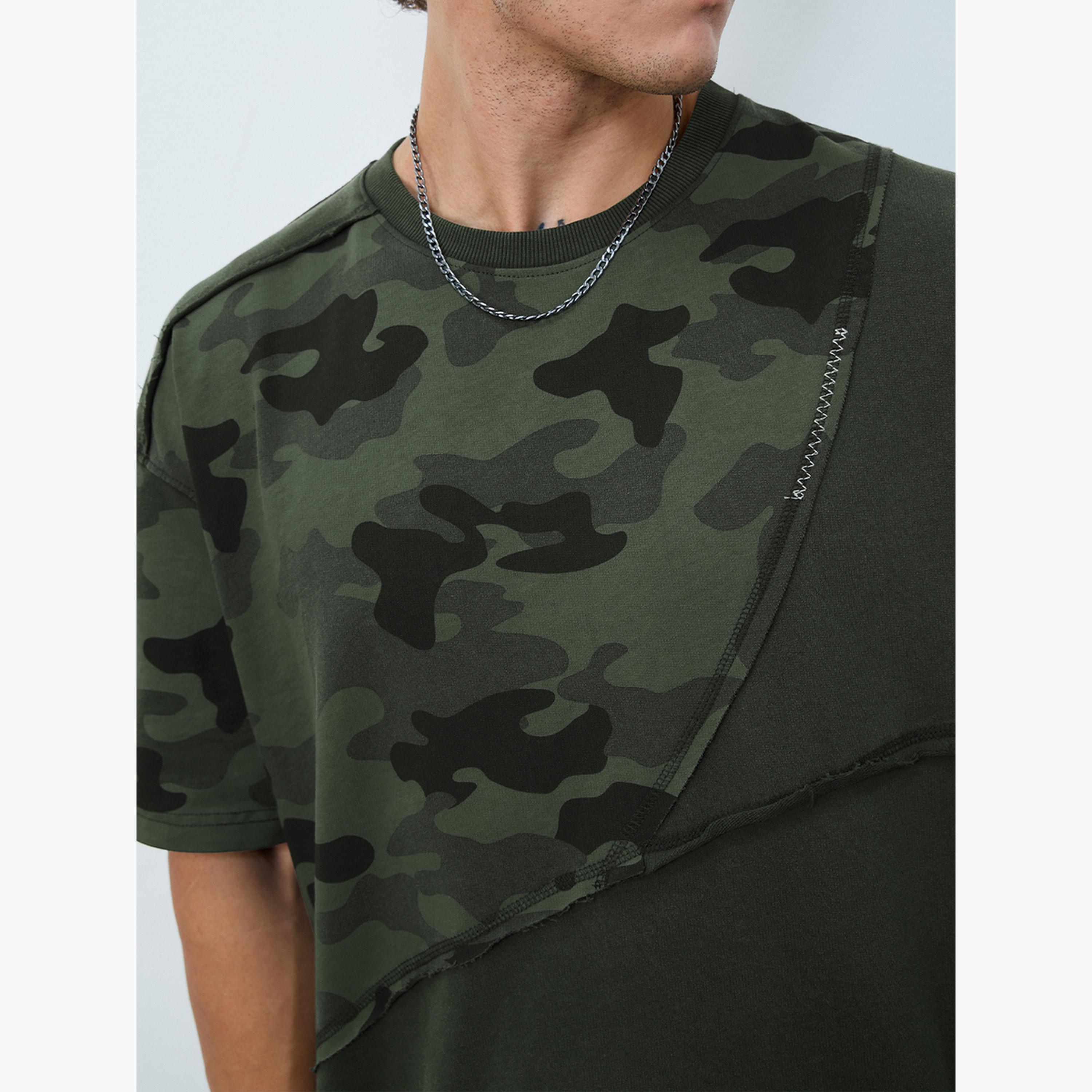 ذا سولد ستور × ستايلي - تي شيرت رجالي حجم كبير بلوحة مموهة لون أخضر-men-clothing-tshirtsandpolos-tshirts-image-4