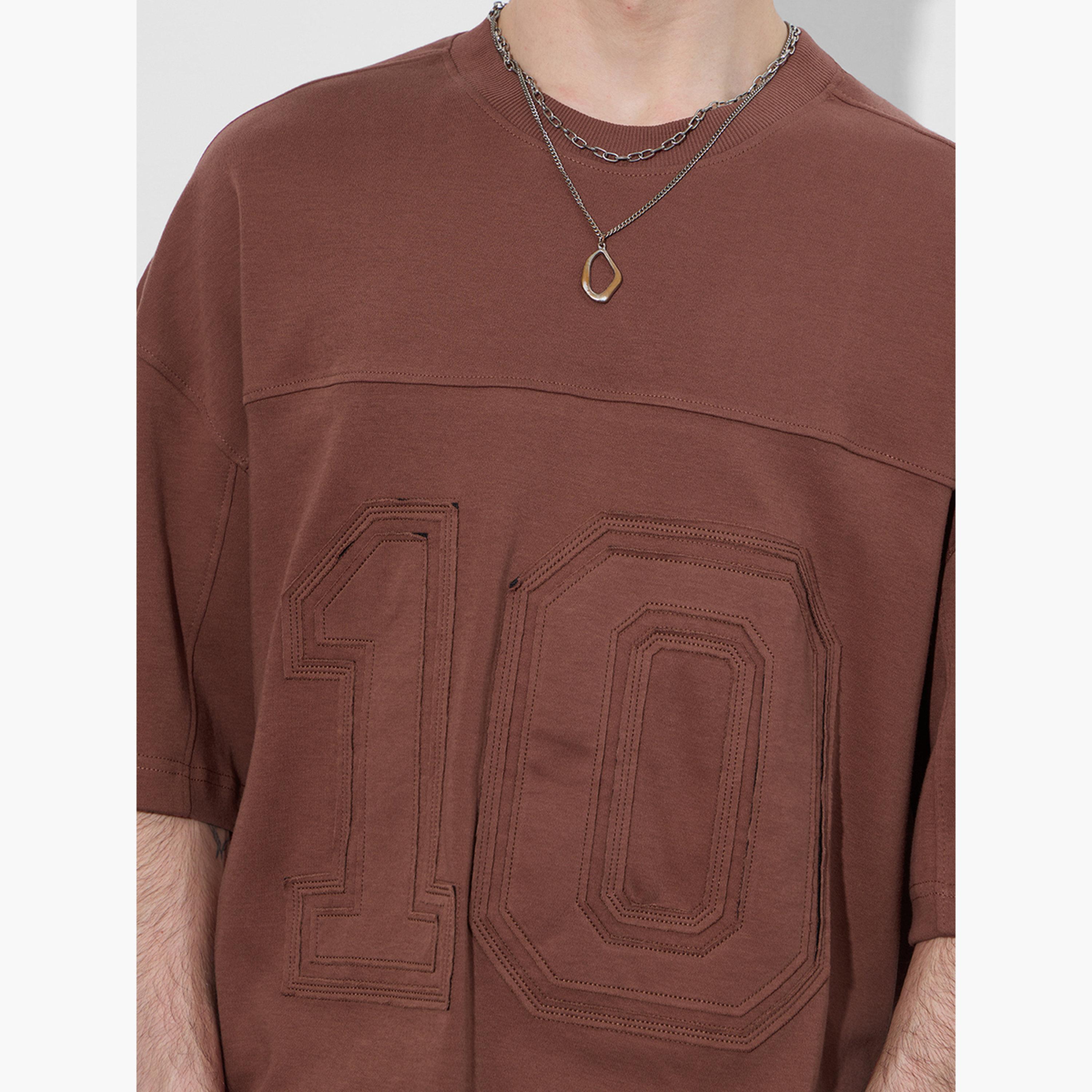 ذا سولد ستور × ستايلي - تي شيرت رجالي حجم كبير مطرز لون صدأ-men-clothing-tshirtsandpolos-tshirts-image-4