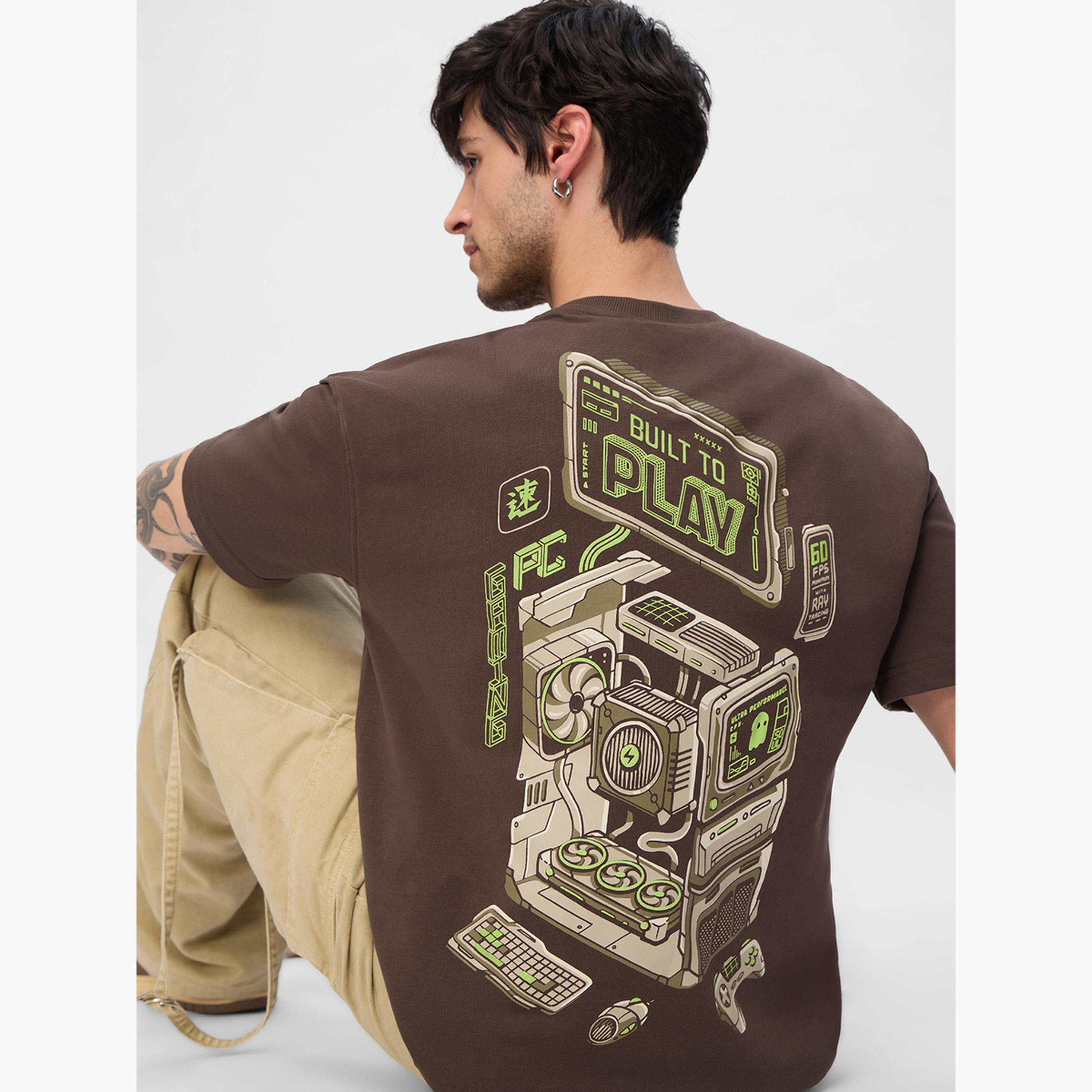 ذا سولد ستور × ستايلي - تي شيرت رجالي حجم كبير برسومات ألعاب لون بني-men-clothing-tshirtsandpolos-tshirts-image-3