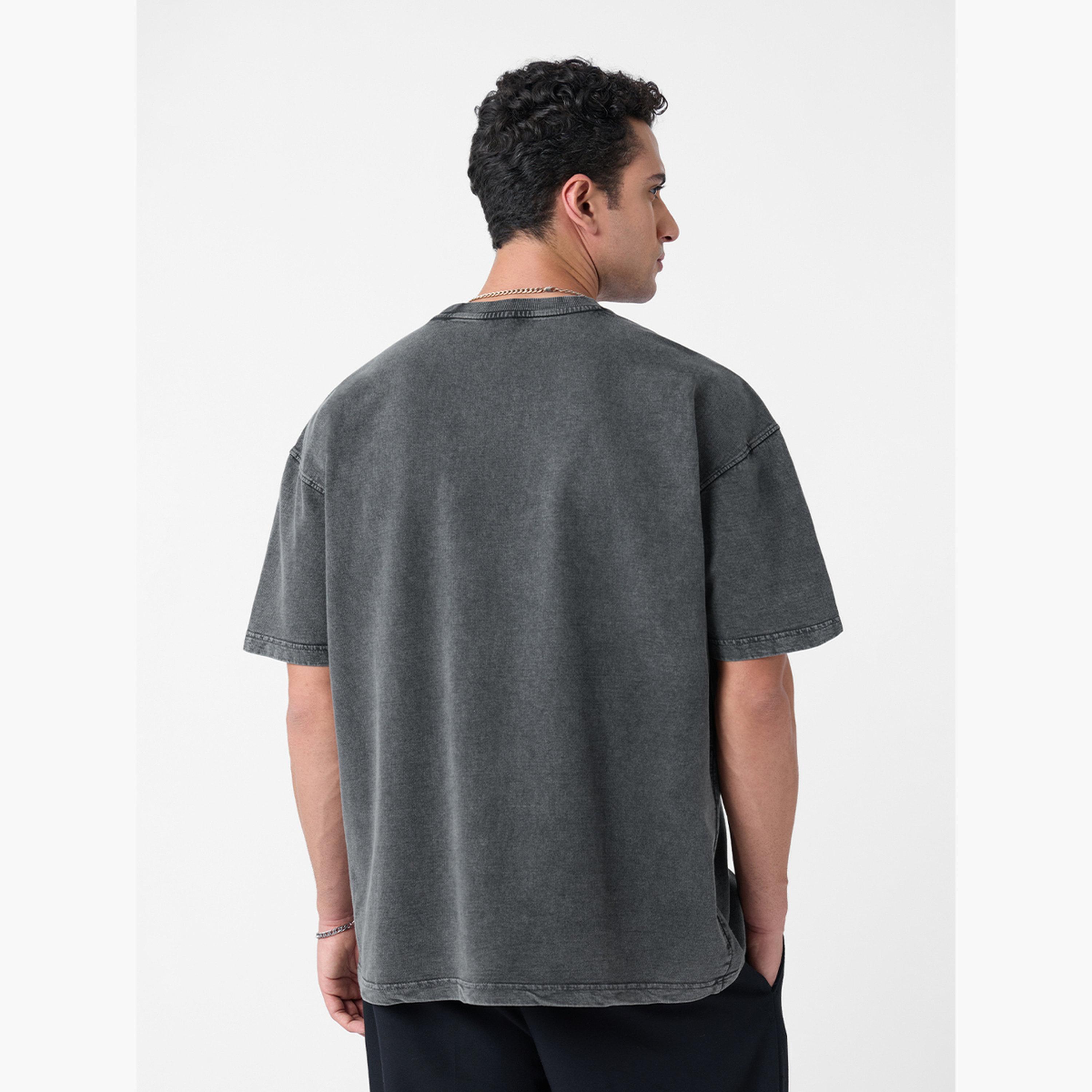ذا سولد ستور × ستايلي - تي شيرت رجالي حجم كبير بتصميم قديم وممزق-men-clothing-tshirtsandpolos-tshirts-image-4