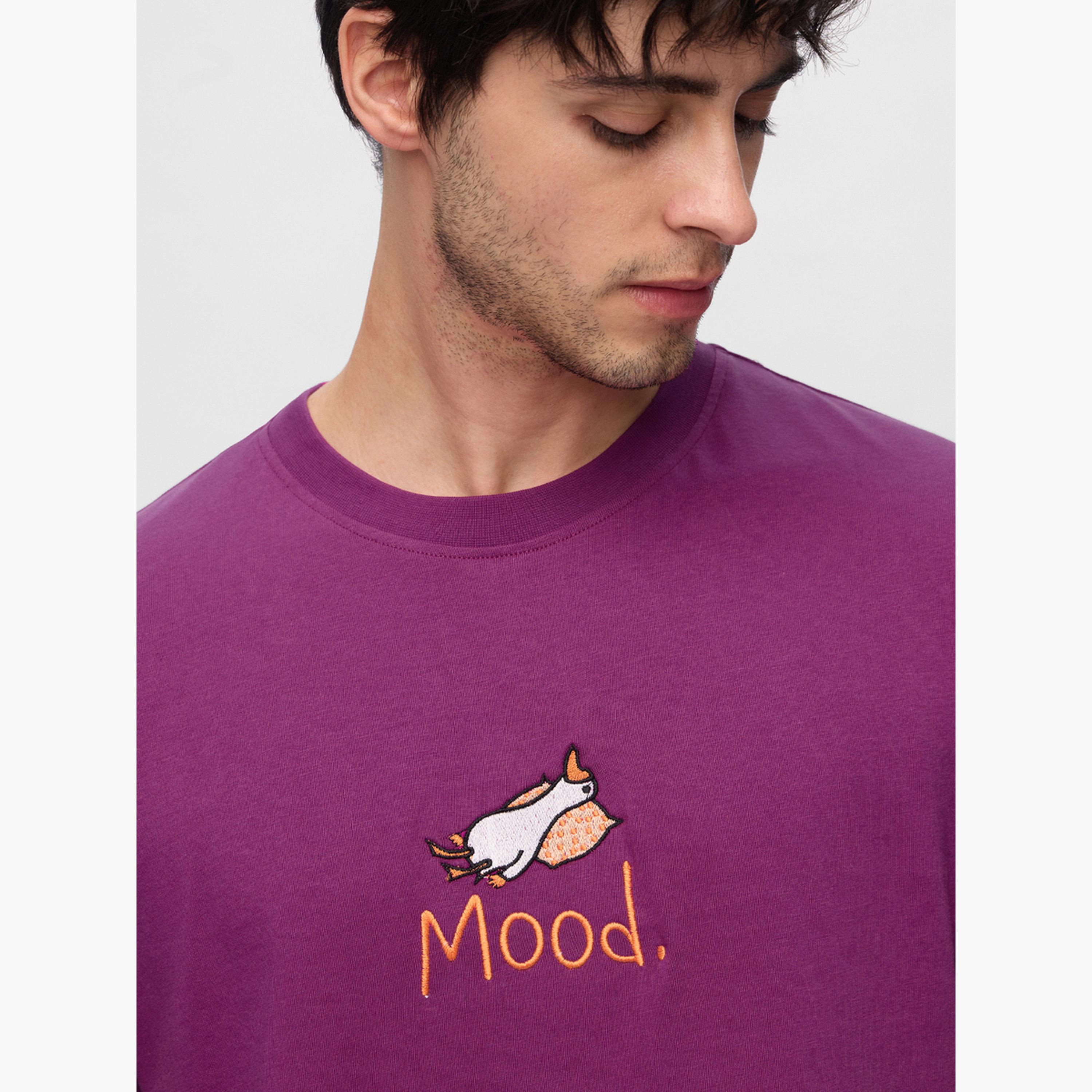 ذا سولد ستور × ستايلي - تي شيرت رجالي كاجوال مطرز لون أرجواني-men-clothing-tshirtsandpolos-tshirts-image-5