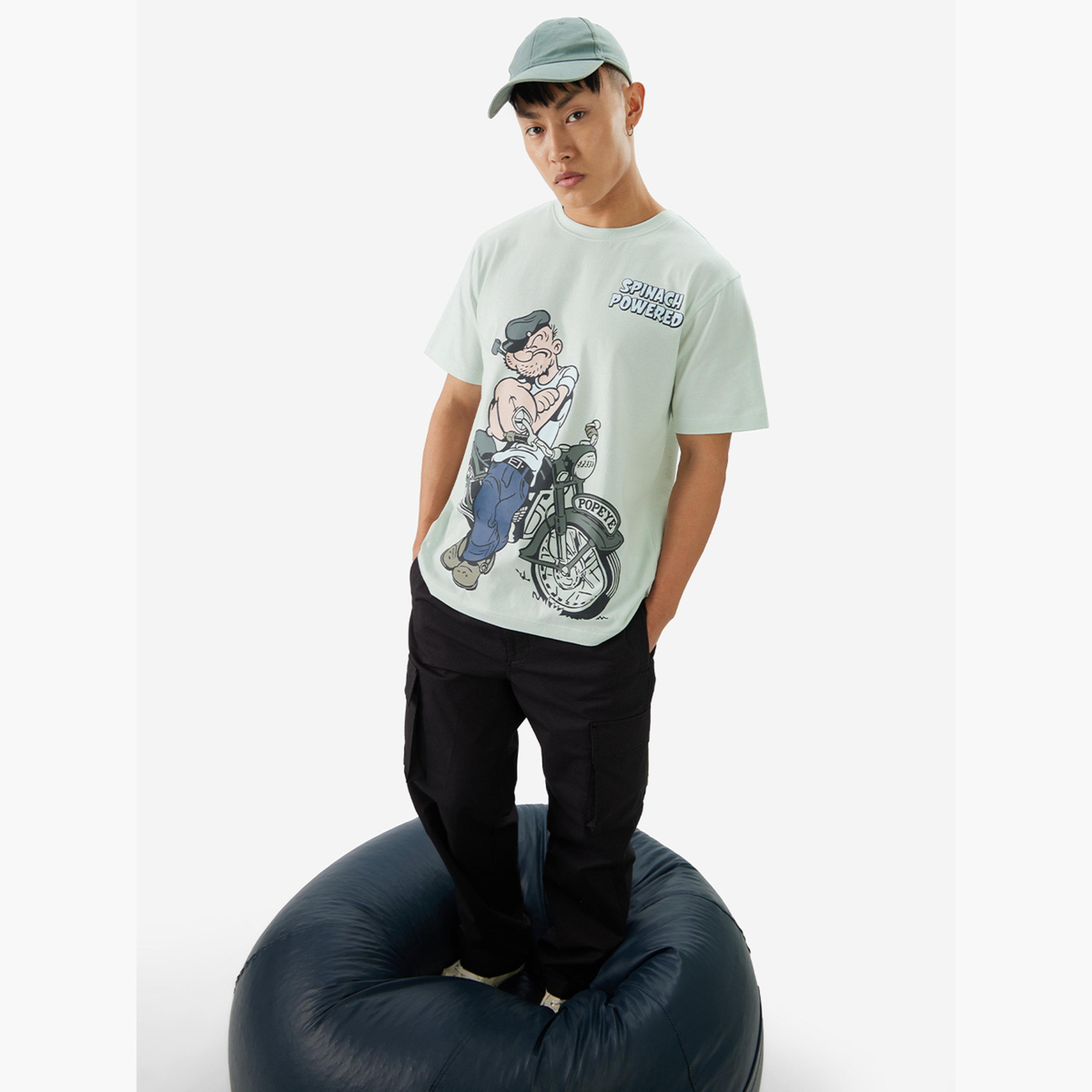 ذا سولد ستور × ستايلي - تي شيرت رجالي مريح برسومات باباي لون أخضر-men-clothing-tshirtsandpolos-tshirts-image-2