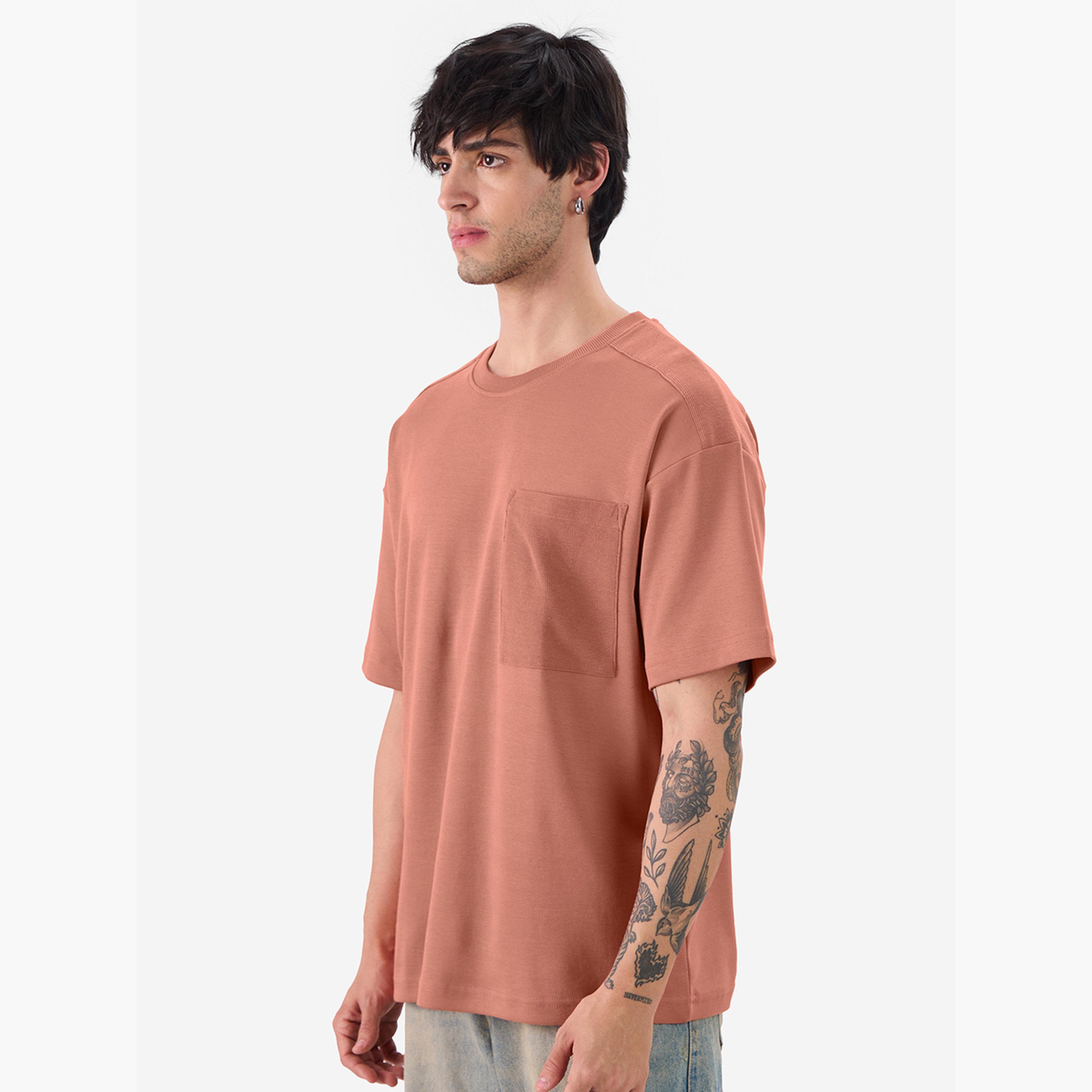 ذا سولد ستور × ستايلي - تي شيرت رجالي حجم كبير لون الصدأ مع جيب رقعة-men-clothing-tshirtsandpolos-tshirts-image-3