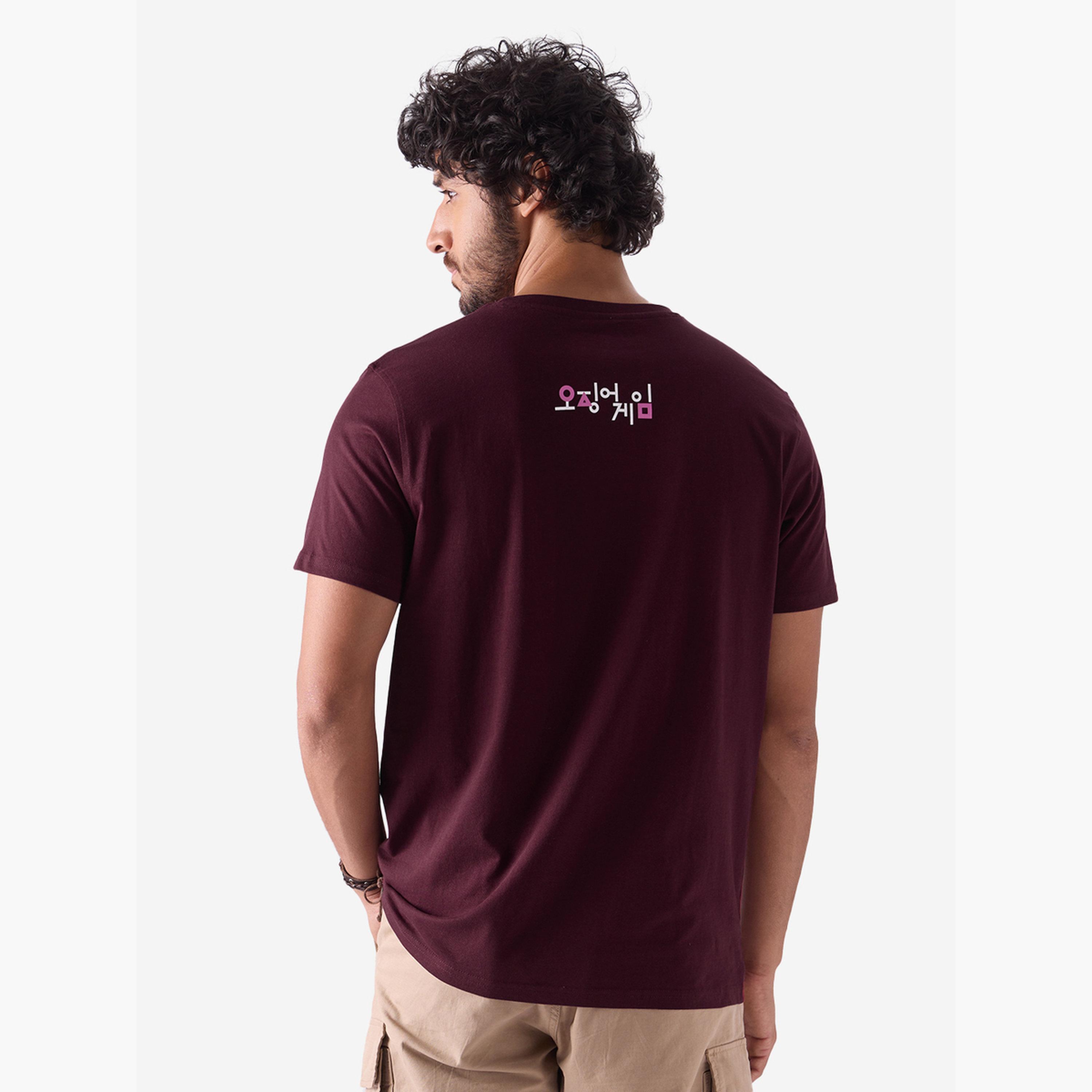 ذا سولد ستور × ستايلي - تي شيرت رجالي بشعار لعبة الحبار لون برغندي-men-clothing-tshirtsandpolos-tshirts-image-3