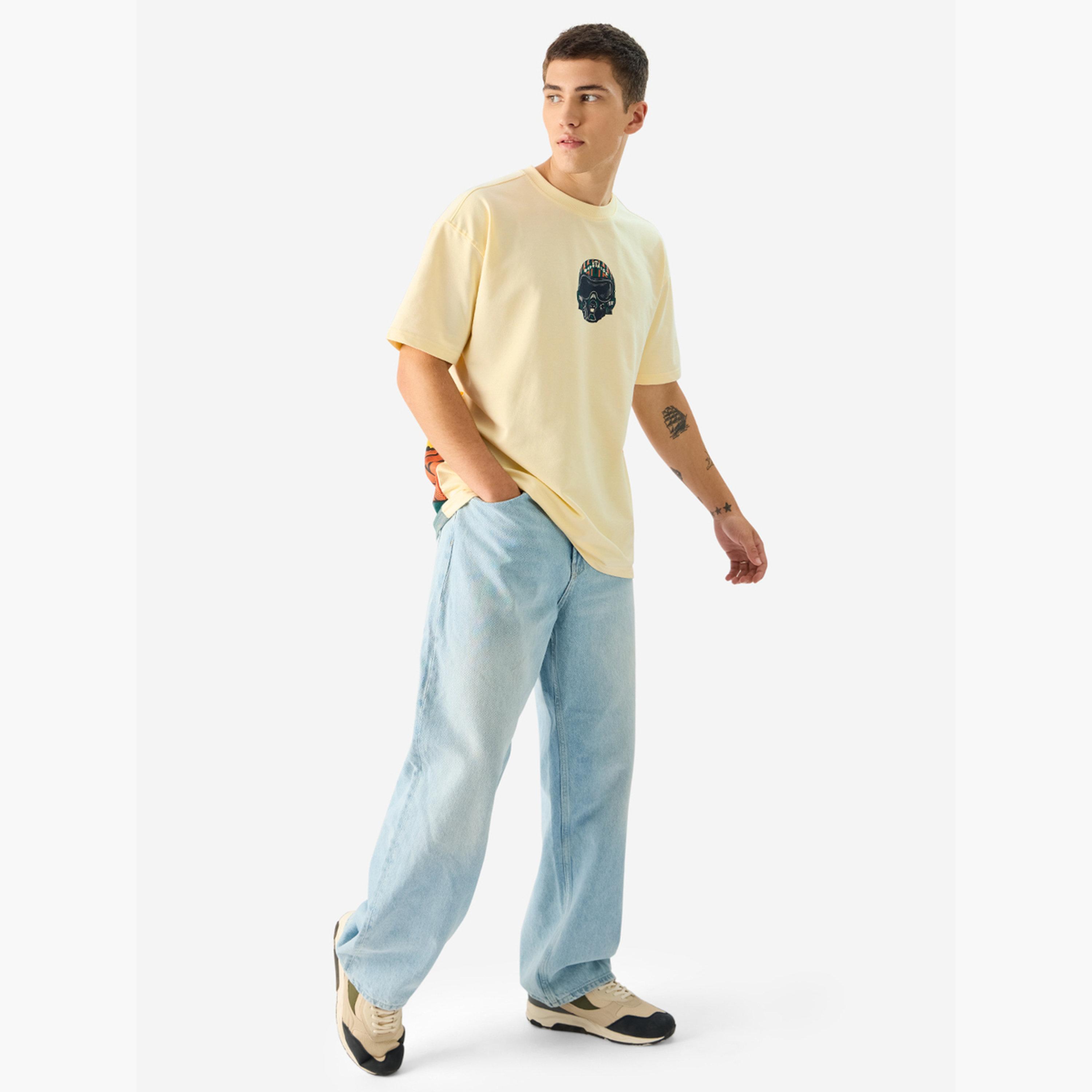 ذا سولد ستور × ستايلي - تي شيرت رجالي حجم كبير برسومات جرافيكية تول غن لون كريمي-men-clothing-tshirtsandpolos-tshirts-image-3