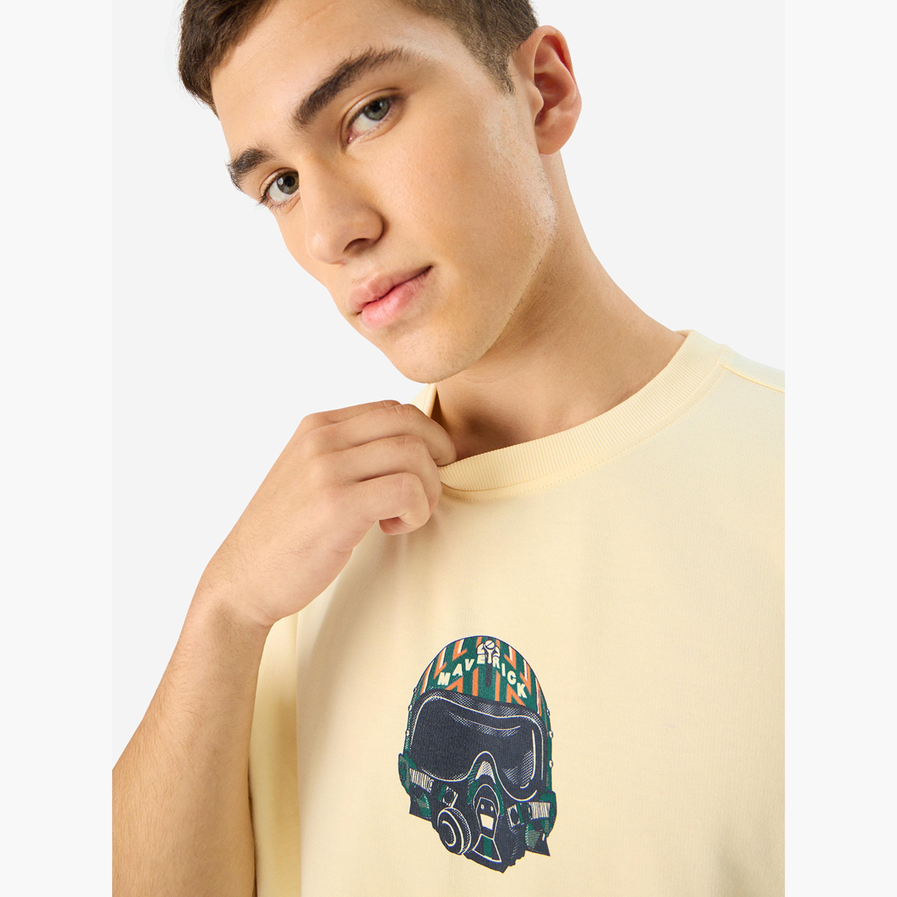 ذا سولد ستور × ستايلي - تي شيرت رجالي حجم كبير برسومات جرافيكية تول غن لون كريمي-men-clothing-tshirtsandpolos-tshirts-image-4