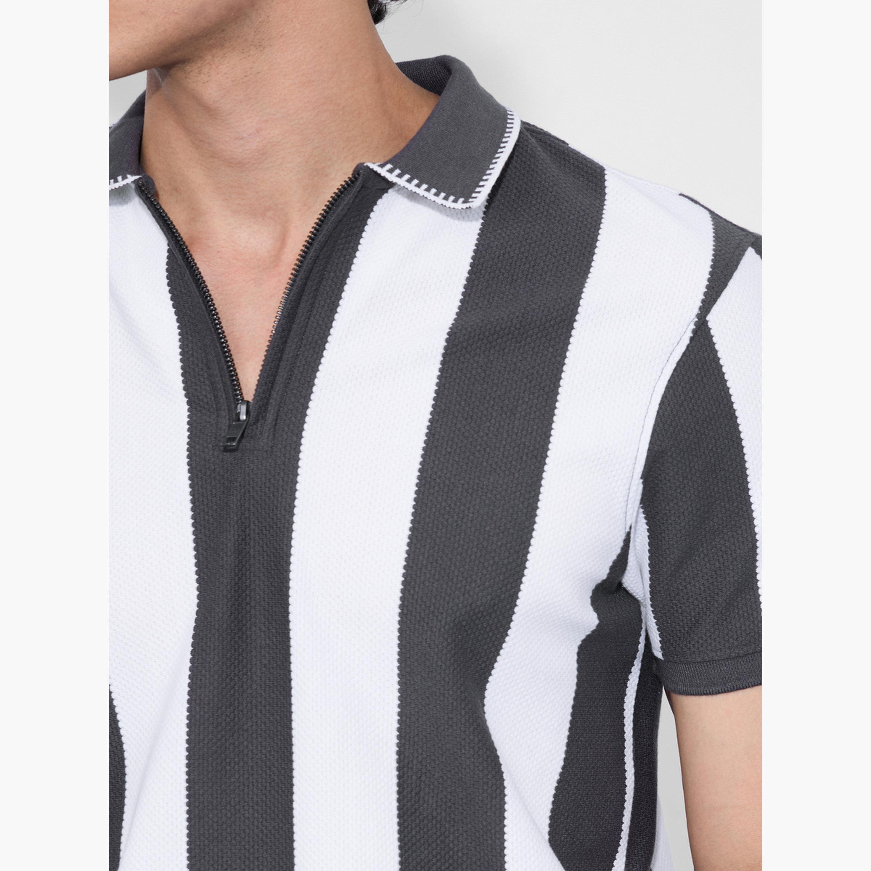 ذا سولد ستور × ستايلي - قميص بولو رمادي مخطط للرجال-men-clothing-tshirtsandpolos-tshirts-image-5