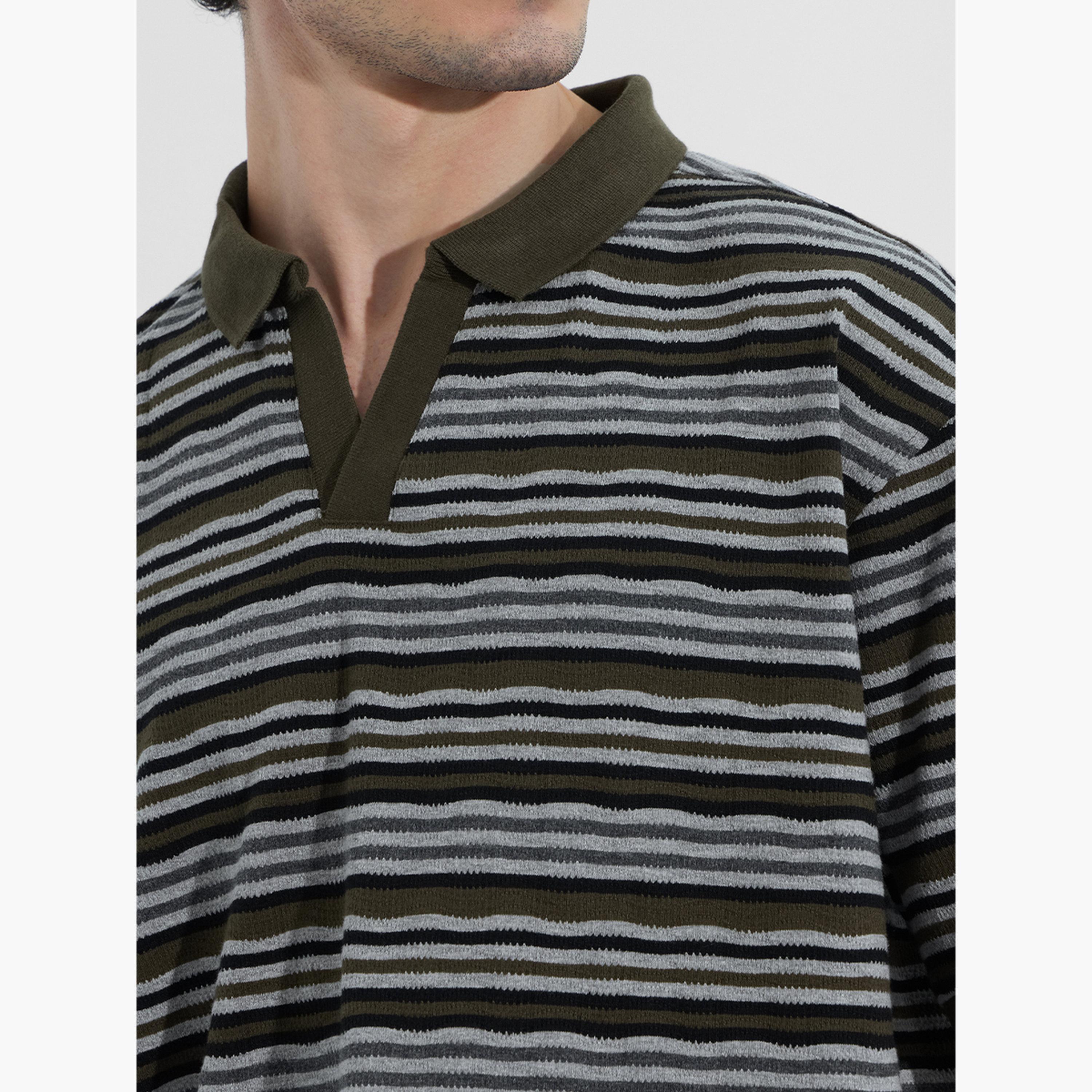 ذا سولد ستور × ستايلي - قميص بولو مخطط رجالي بياقة مفتوحة وحجم كبير-men-clothing-tshirtsandpolos-tshirts-image-3