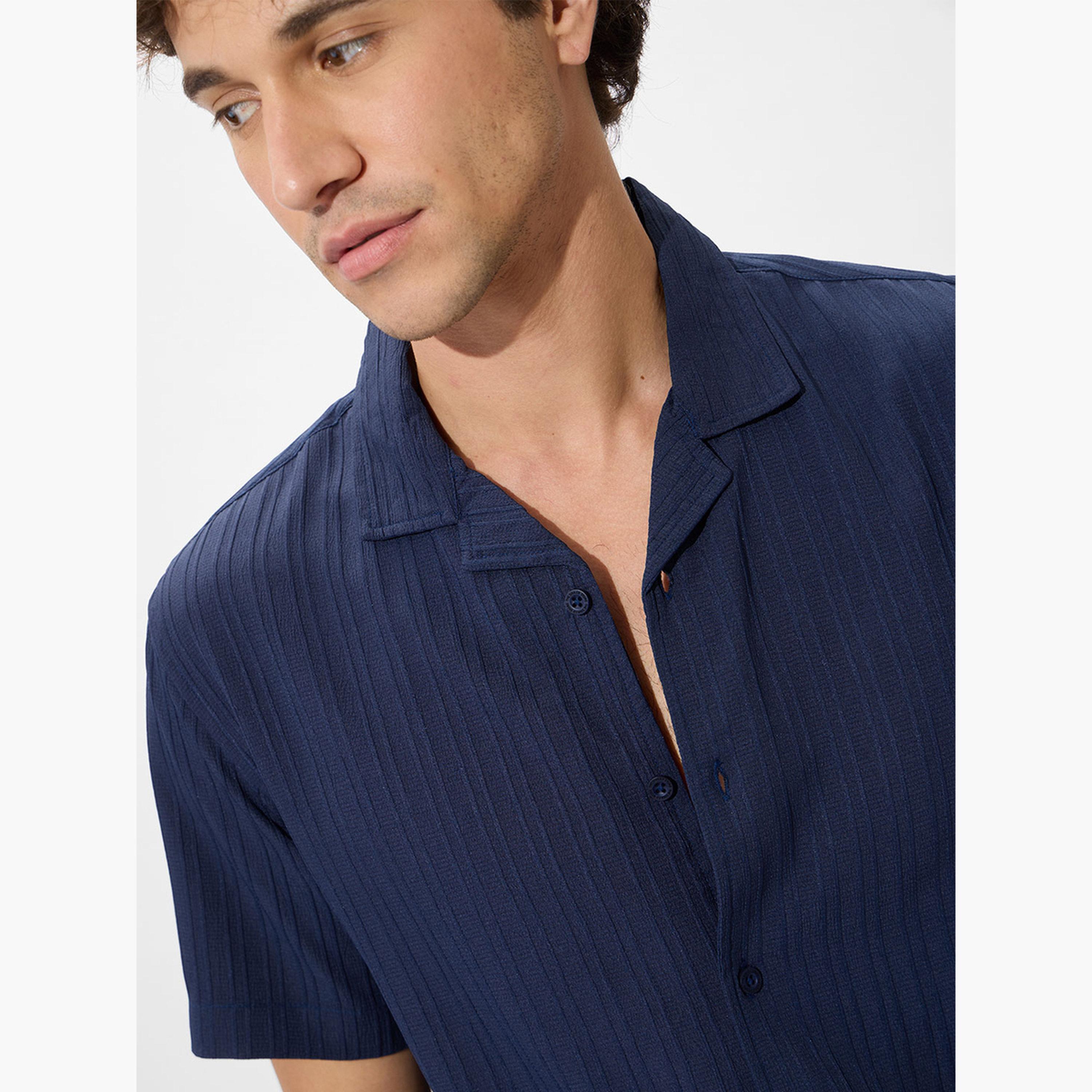 ذا سولد ستور × ستايلي - قميص رجالي أزرق داكن بياقة منتجع ومحكم-men-clothing-shirts-image-5