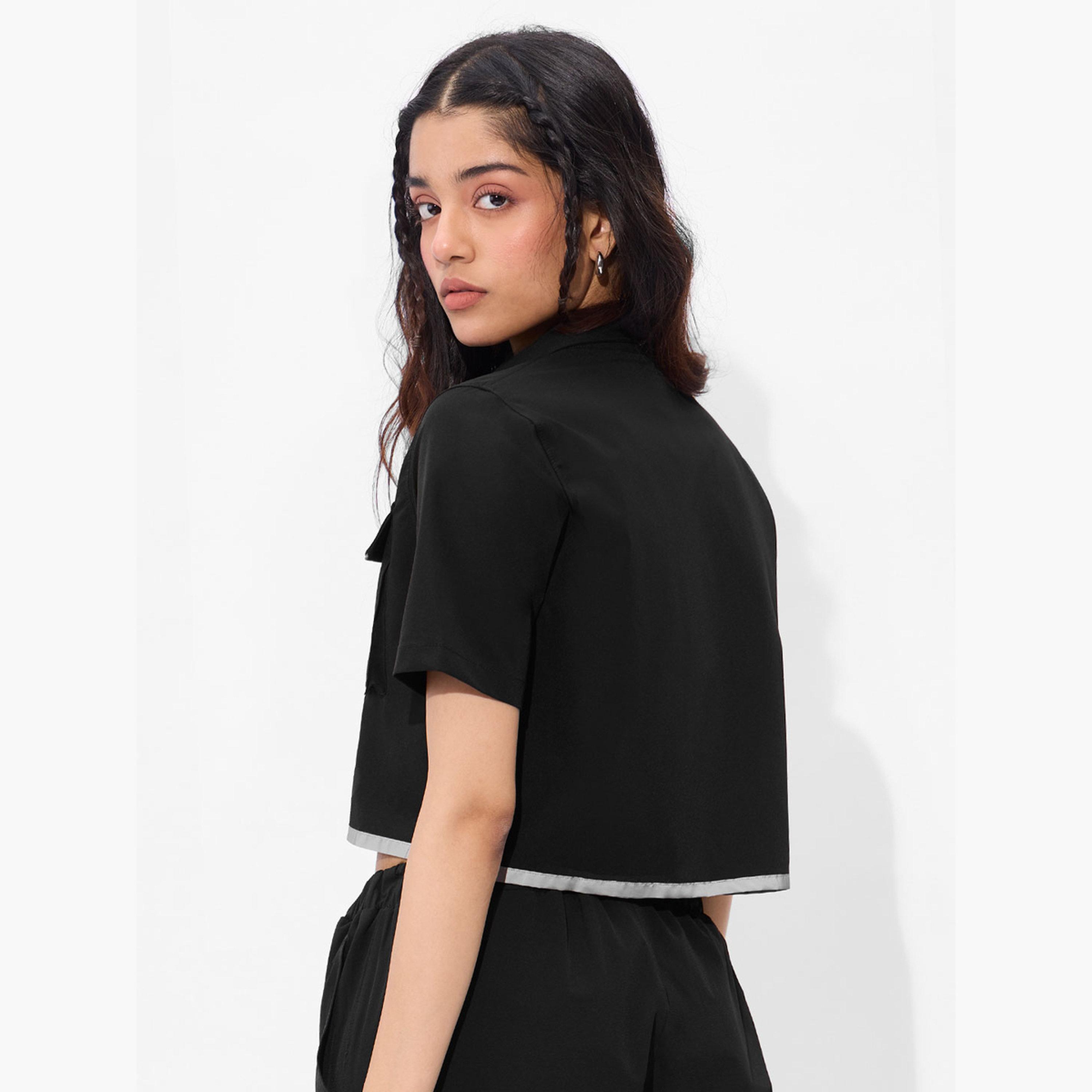 ذا سولد ستور × ستايلي - قميص قصير أسود مع جيب قابل للطي-women-clothing-shirtsandblouses-shirts-image-4