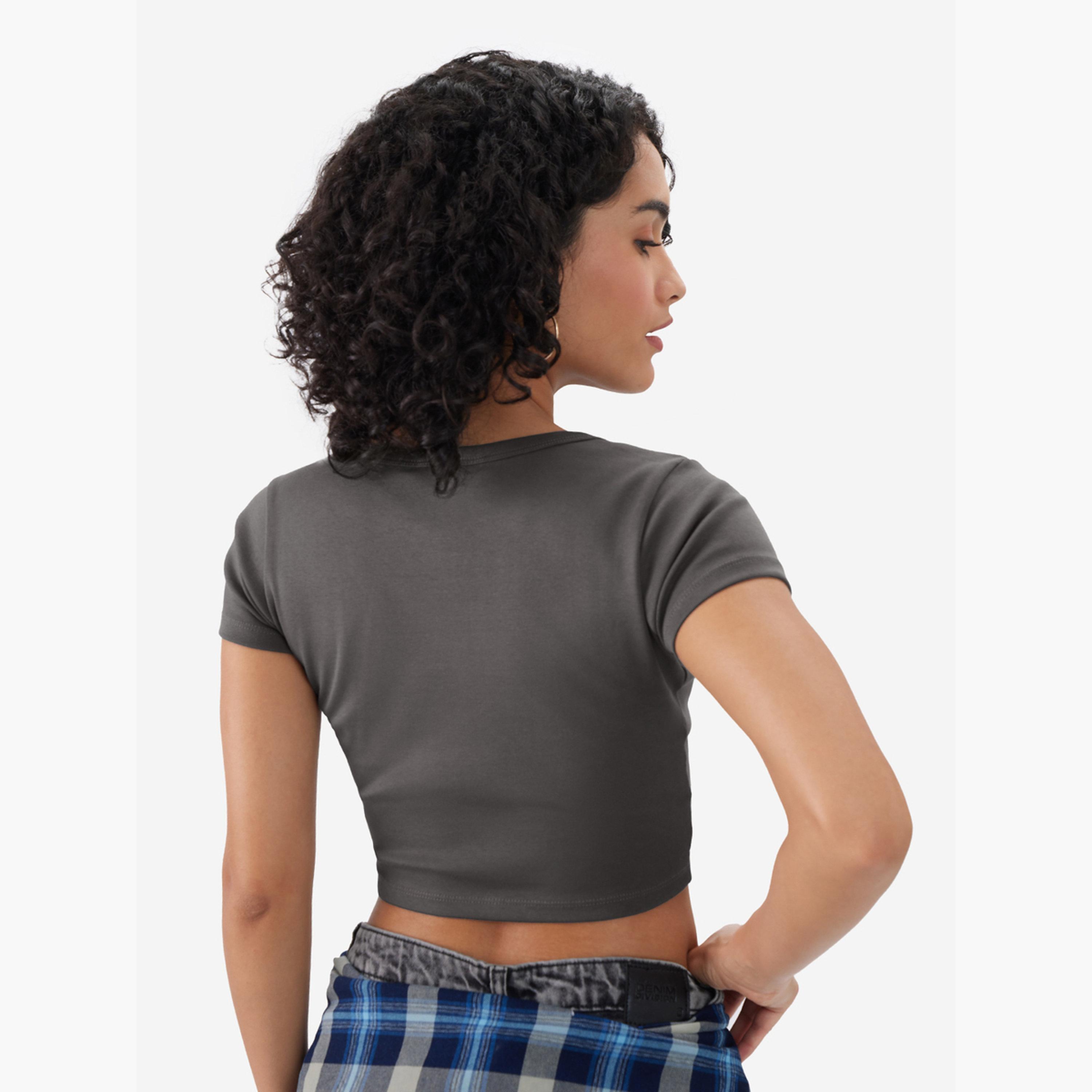 ذا سولد ستور × ستايلي - تي شيرت رمادي قصير ملائم-women-clothing-tshirts-image-4