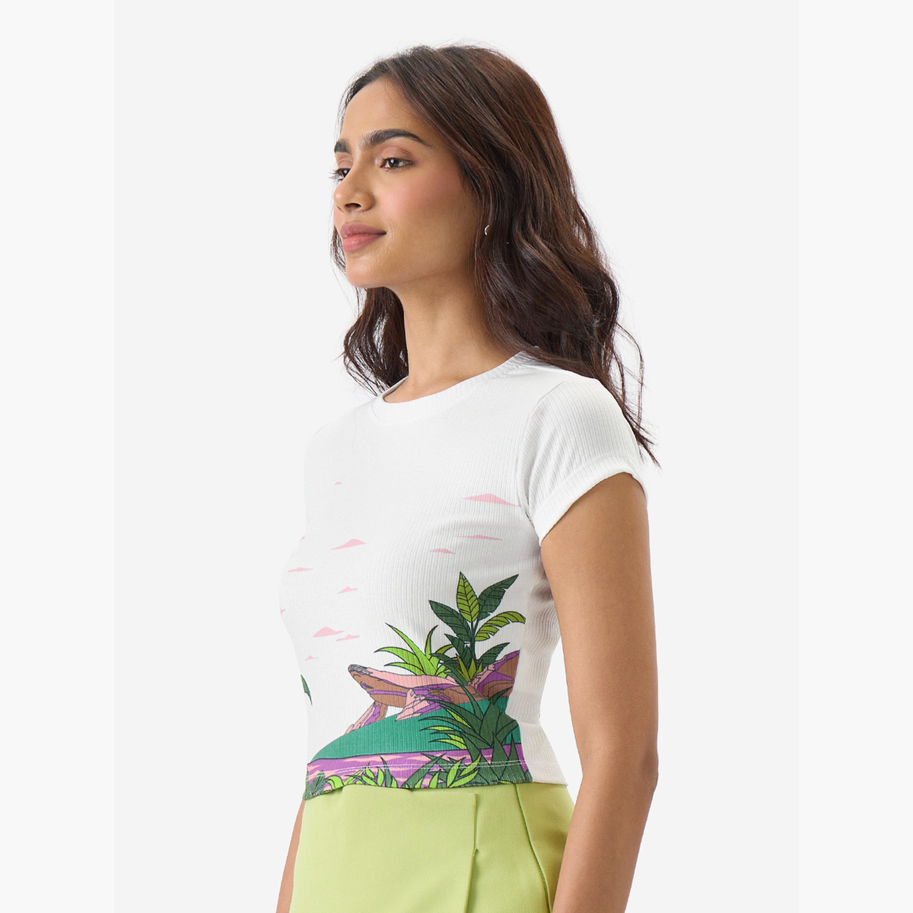 ذا سولد ستور × ستايلي - تي شيرت قصير بطبعة جرافيكية لون أبيض-women-clothing-tshirts-image-3
