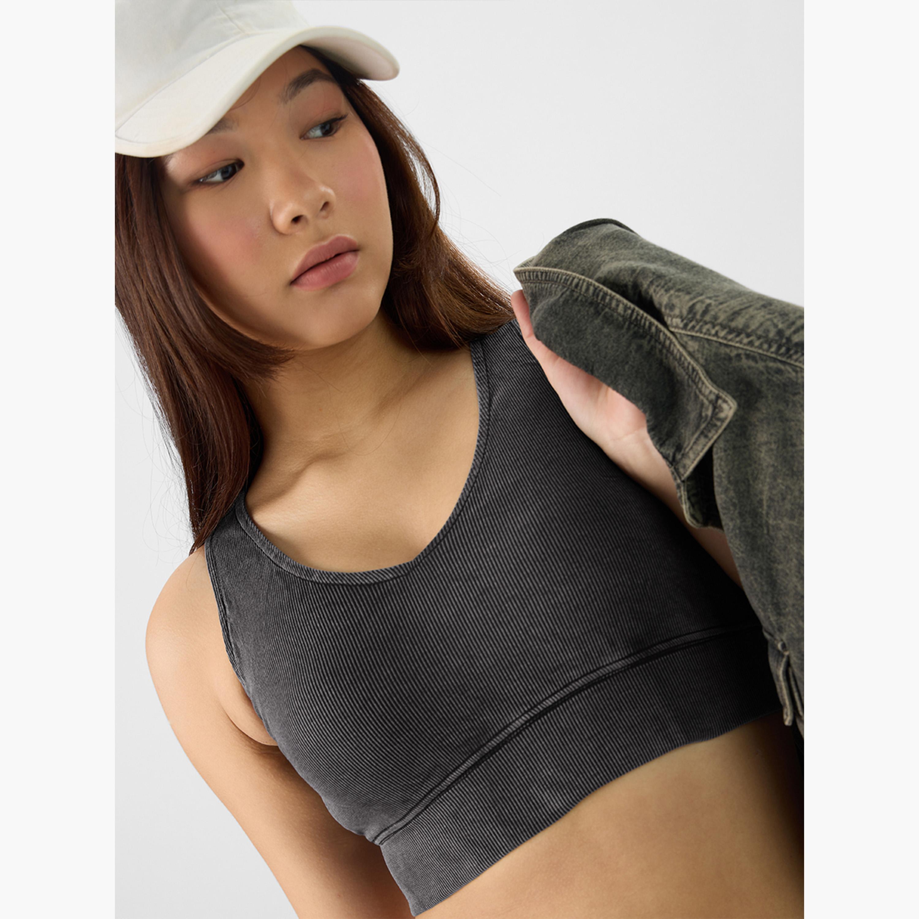 ذا سولد ستور × ستايلي - حمالة صدر غسيل حمضي ومضلعة لون فحمي-women-clothing-tshirts-image-1