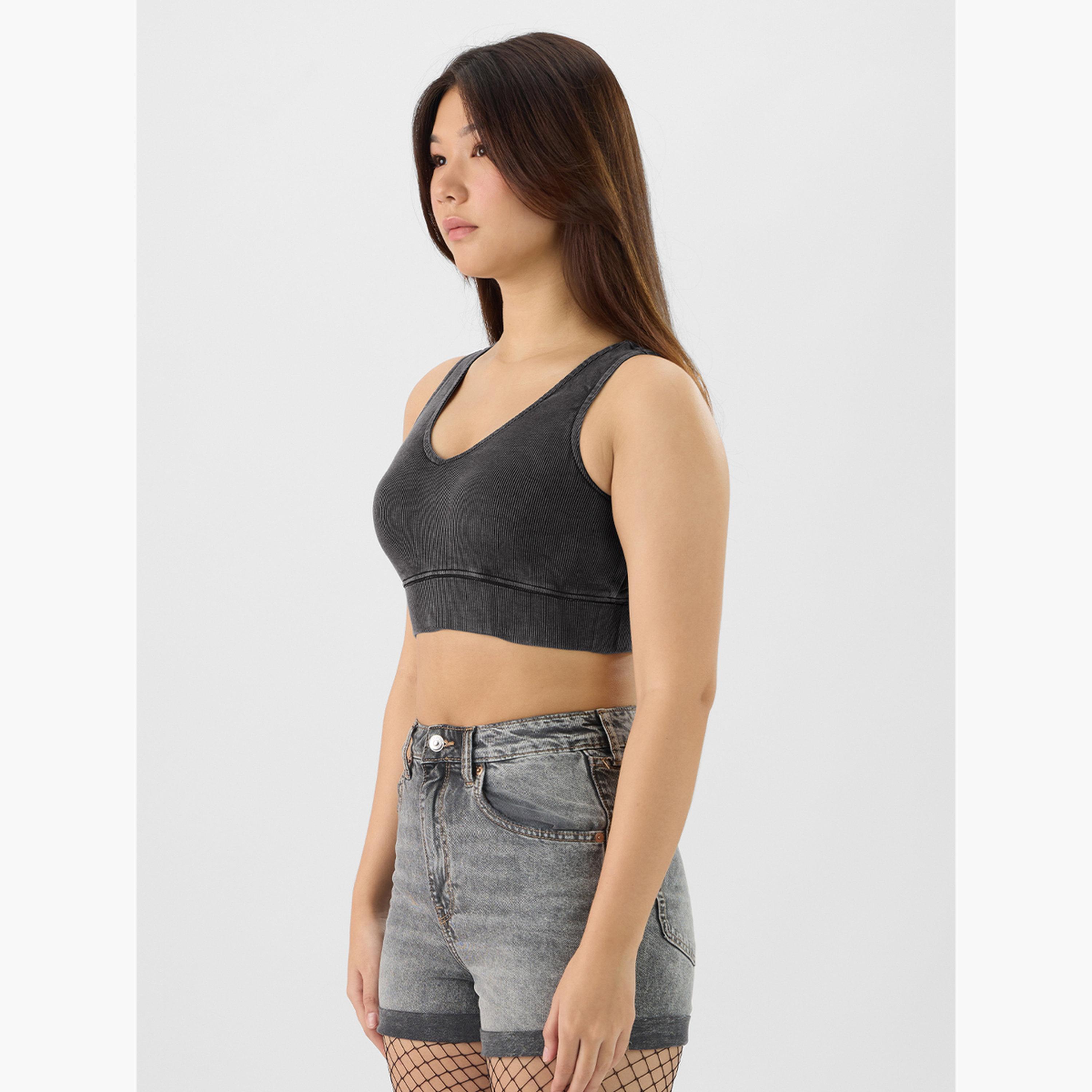 ذا سولد ستور × ستايلي - حمالة صدر غسيل حمضي ومضلعة لون فحمي-women-clothing-tshirts-image-3