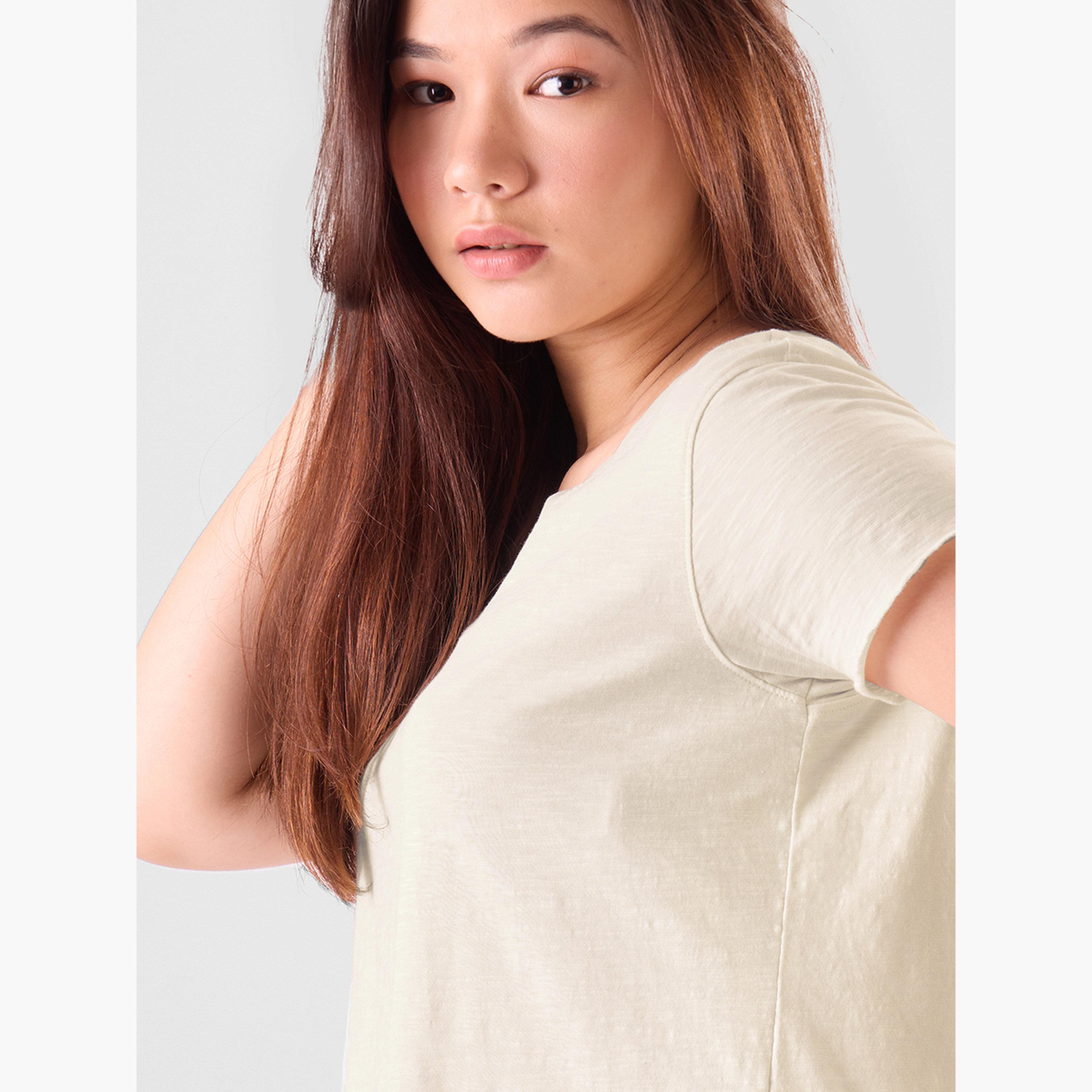 ذا سولد ستور × ستايلي - تي شيرت أبيض عاجي بقصة مريحة-women-clothing-tshirts-image-5