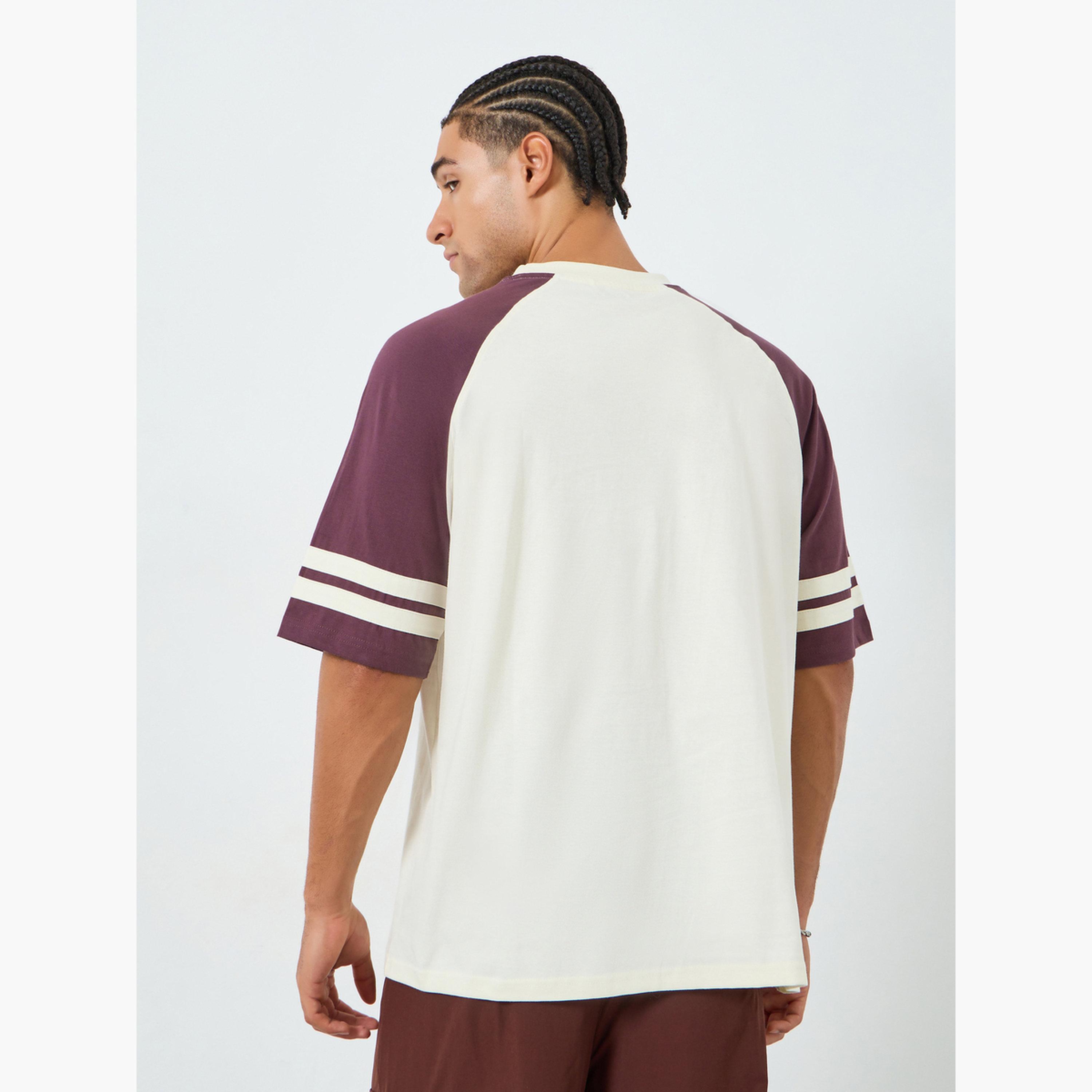 تيشيرت بأكمام ريجلان وقصة واسعة-men-clothing-tshirtsandpolos-tshirts-image-4