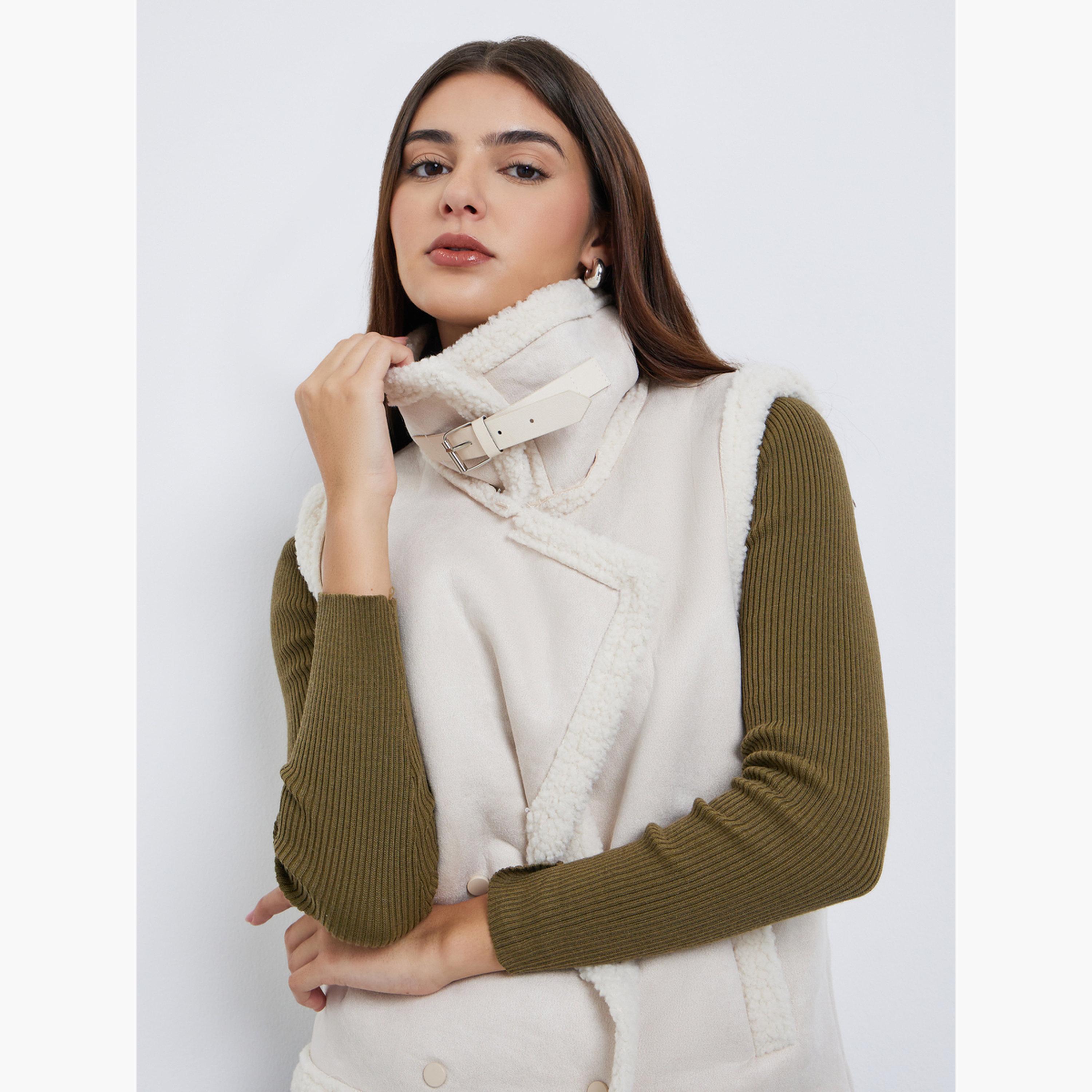 ستايلي - جيليه أبيض بدون أكمام مع بطانة من الفرو الصناعي-women-winterwear-coatsandjackets-jackets-image-3