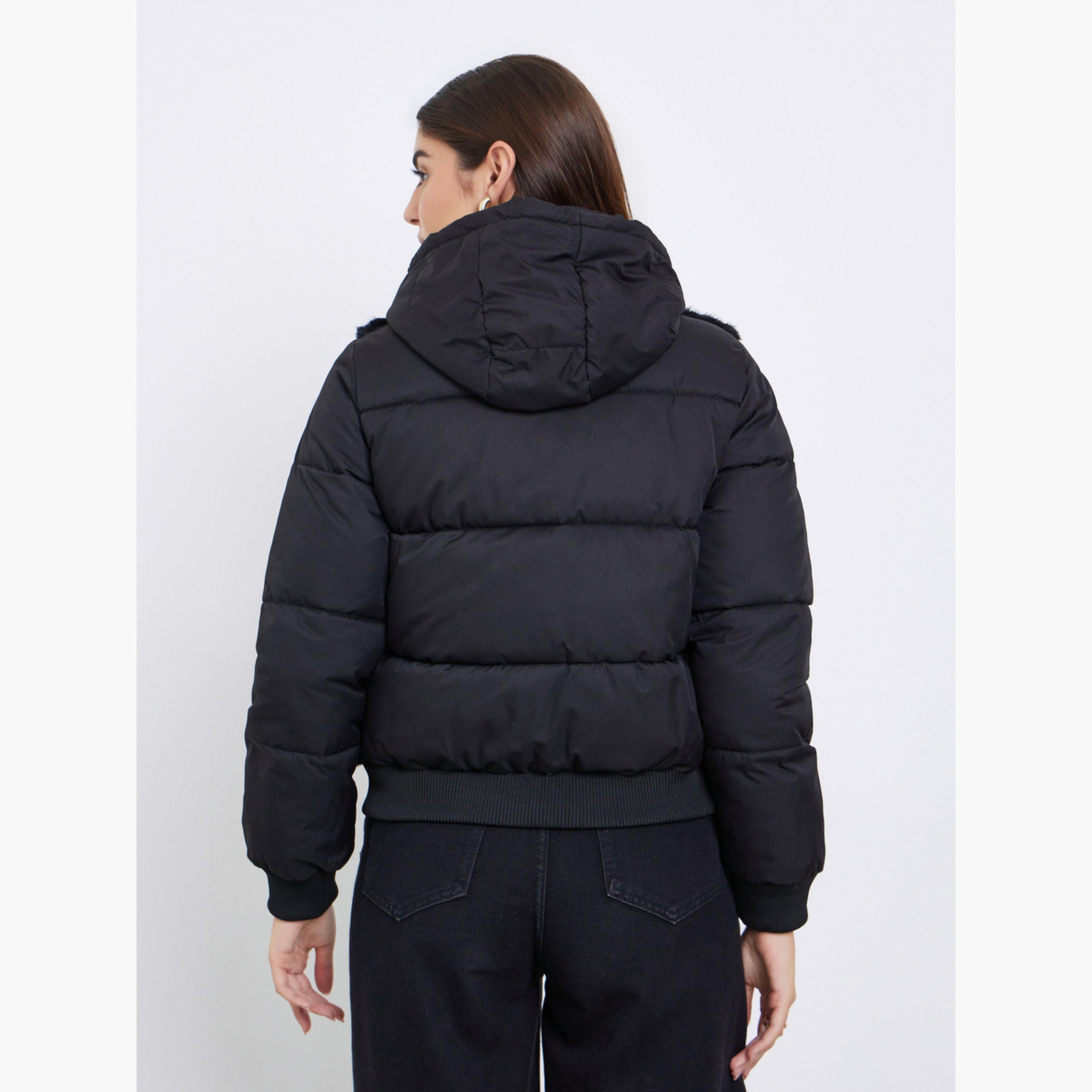ستايلي - جاكيت مبطن من الفرو الصناعي بقصة عادية وطول عادي باللون الأسود للنساء -women-winterwear-coatsandjackets-jackets-image-4