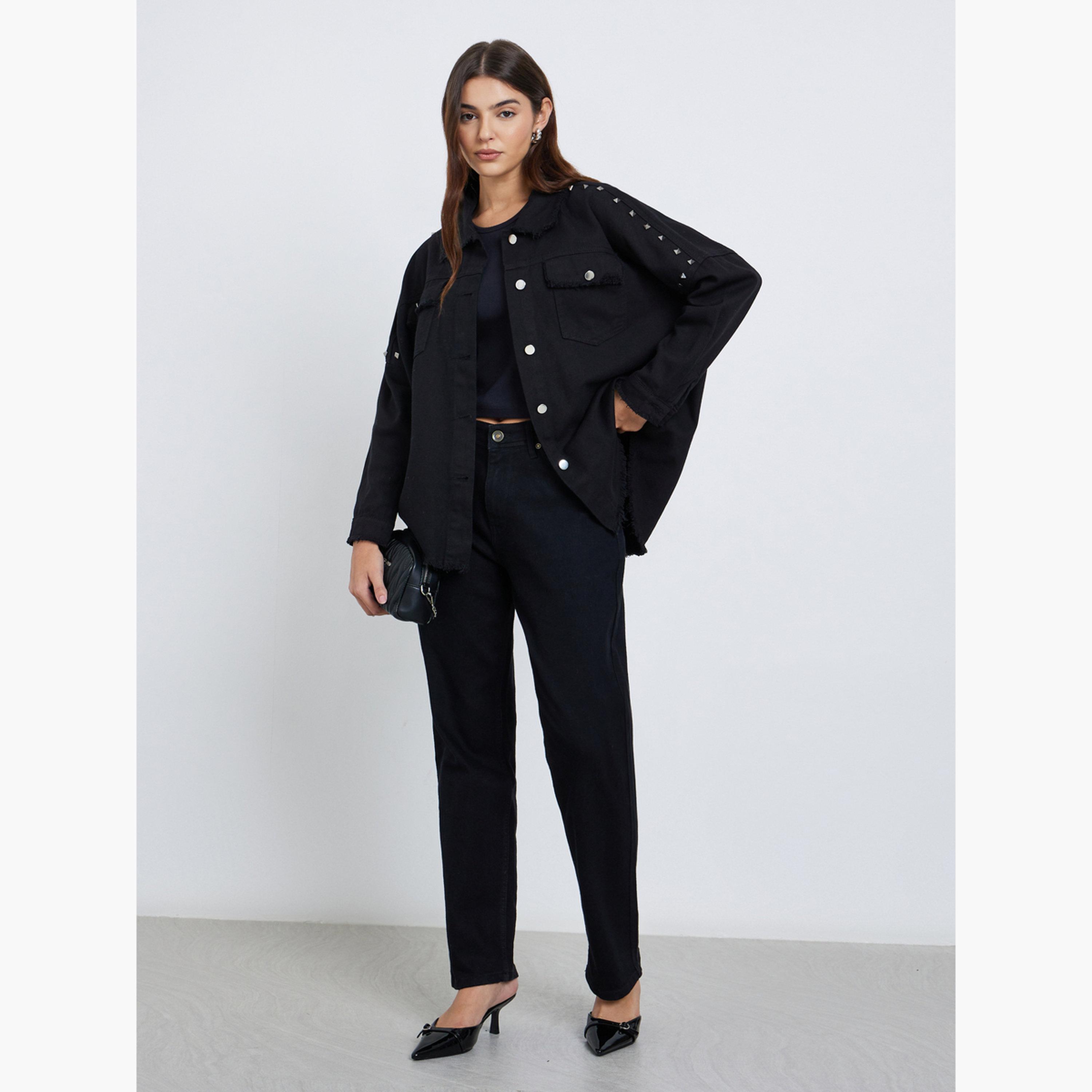ستايلي - قميص جينز أسود مرصع بمسامير تصميم واسع وحافة مهترئة للنساء-women-clothing-shirtsandblouses-shirts-image-2