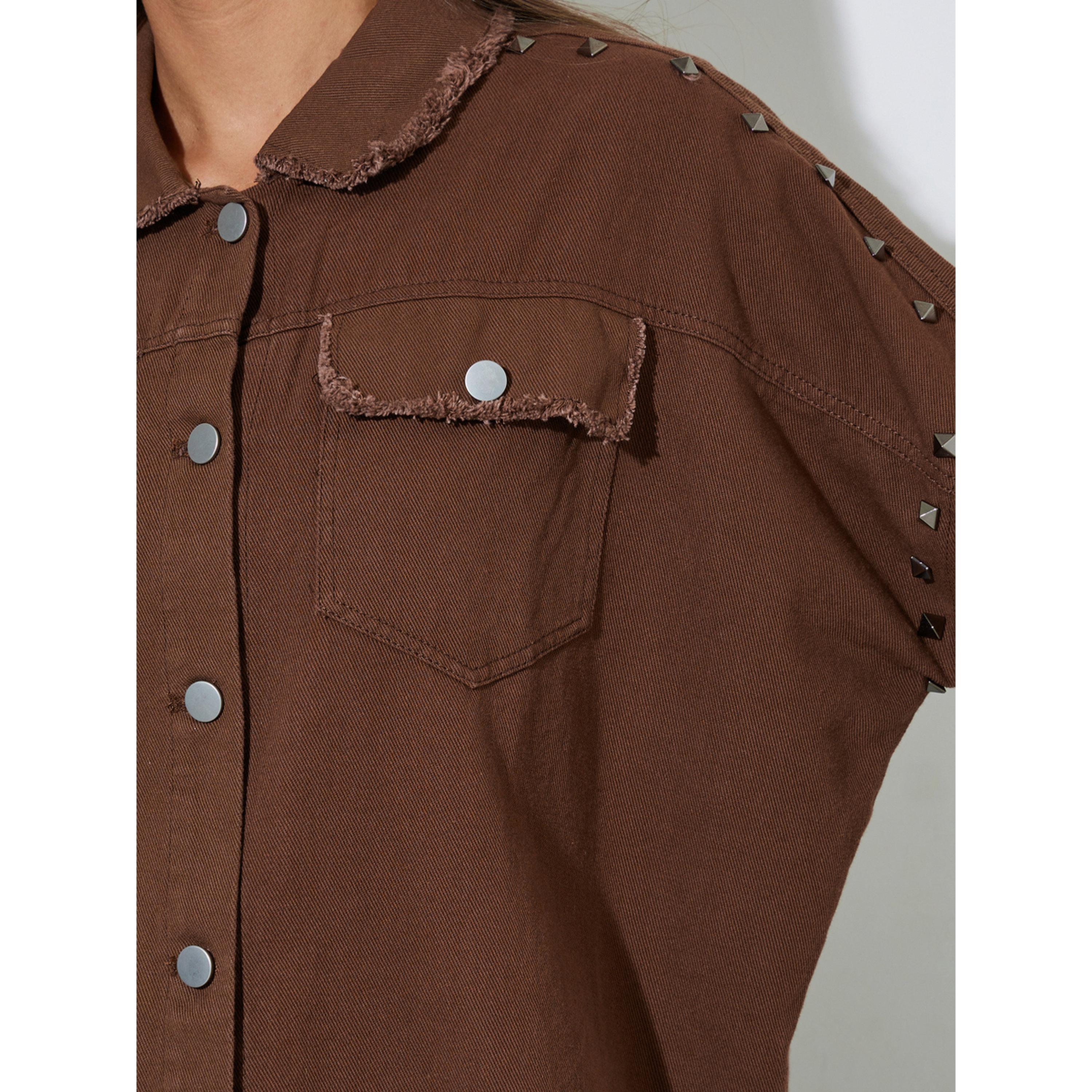 ستايلي - قميص جينز بني مرصع مقاس واسع بحواف مهترئة-women-clothing-shirtsandblouses-shirts-image-5
