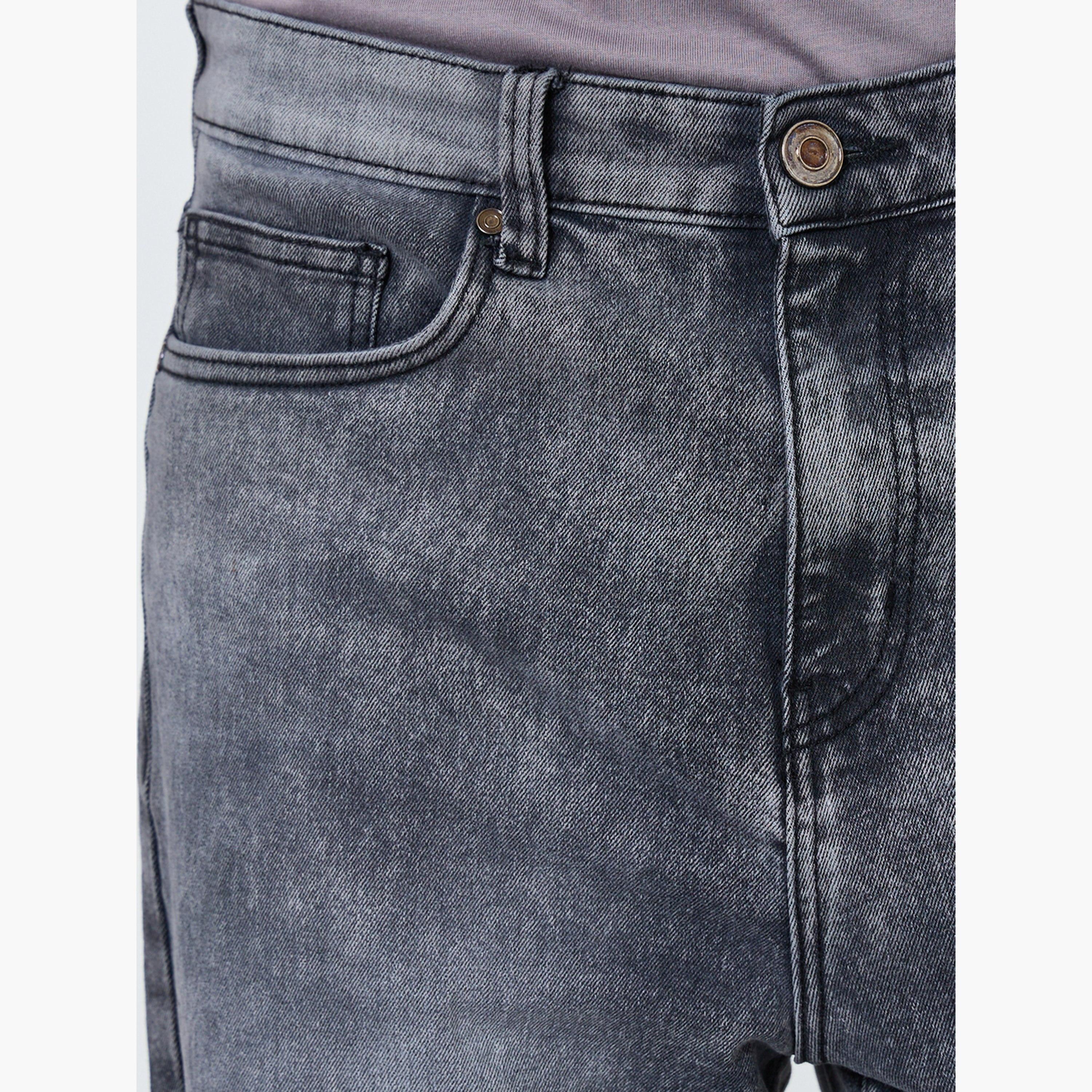 جينز مغسول بقصة فضفاضة-men-clothing-bottoms-jeans-image-3