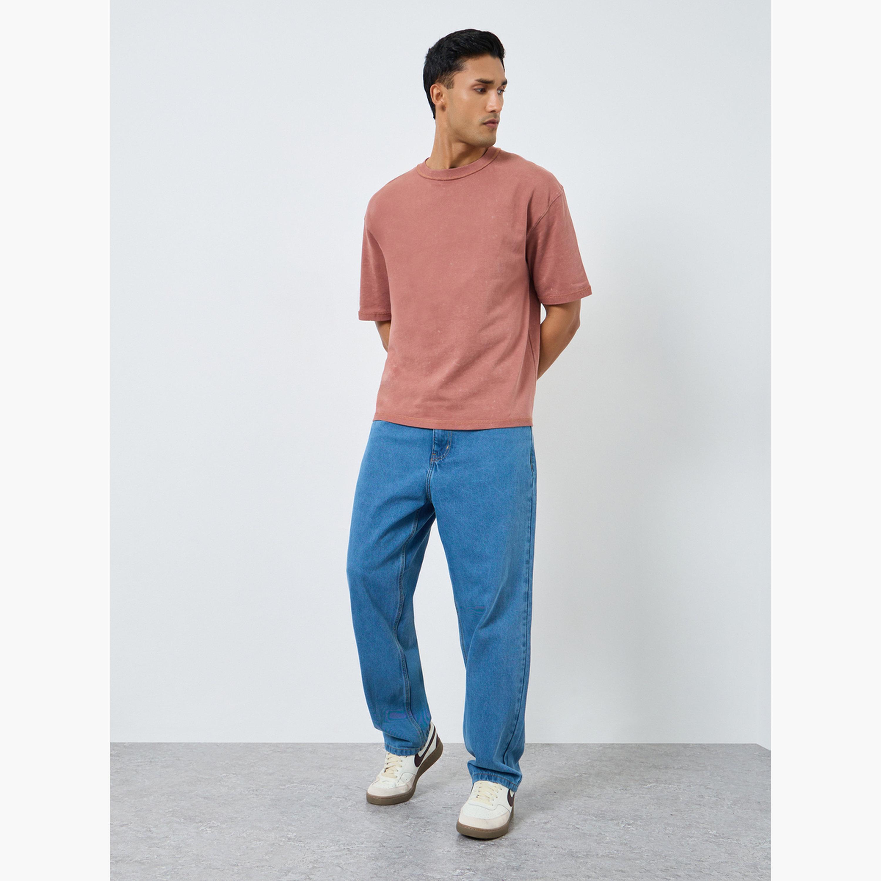 بنطال جينز مغسول قصة فضفاضة بخصر متوسط-men-clothing-bottoms-jeans-image-2