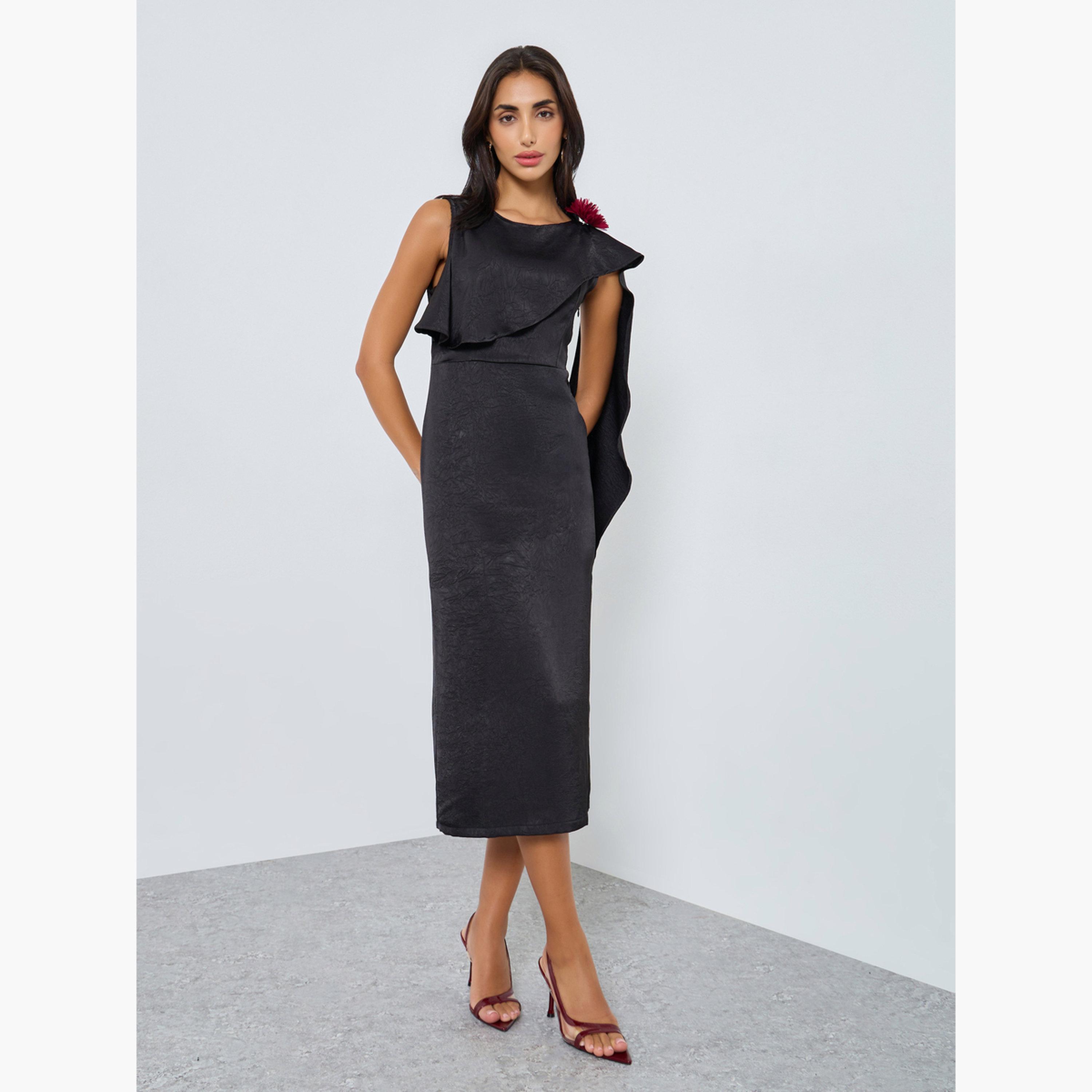 ستايلي - فستان أسود متوسط ​​الطول مع تفاصيل كورساج-women-clothing-dresses-image-2
