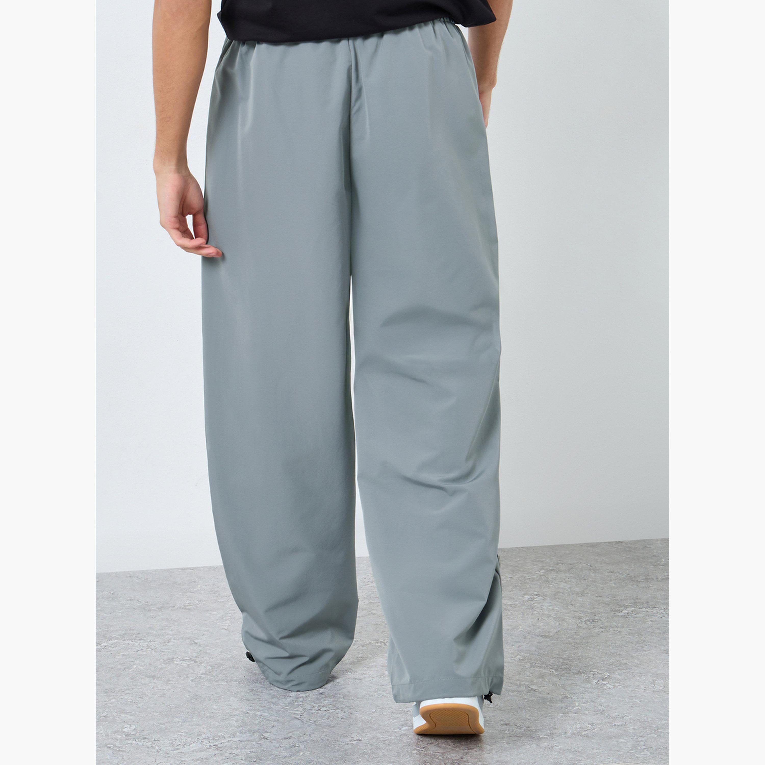 ستايلي - بنطال رياضي مخطط بتفاصيل جانبية للرجال-men-clothing-sportswearandactivewear-bottoms-joggers-image-4
