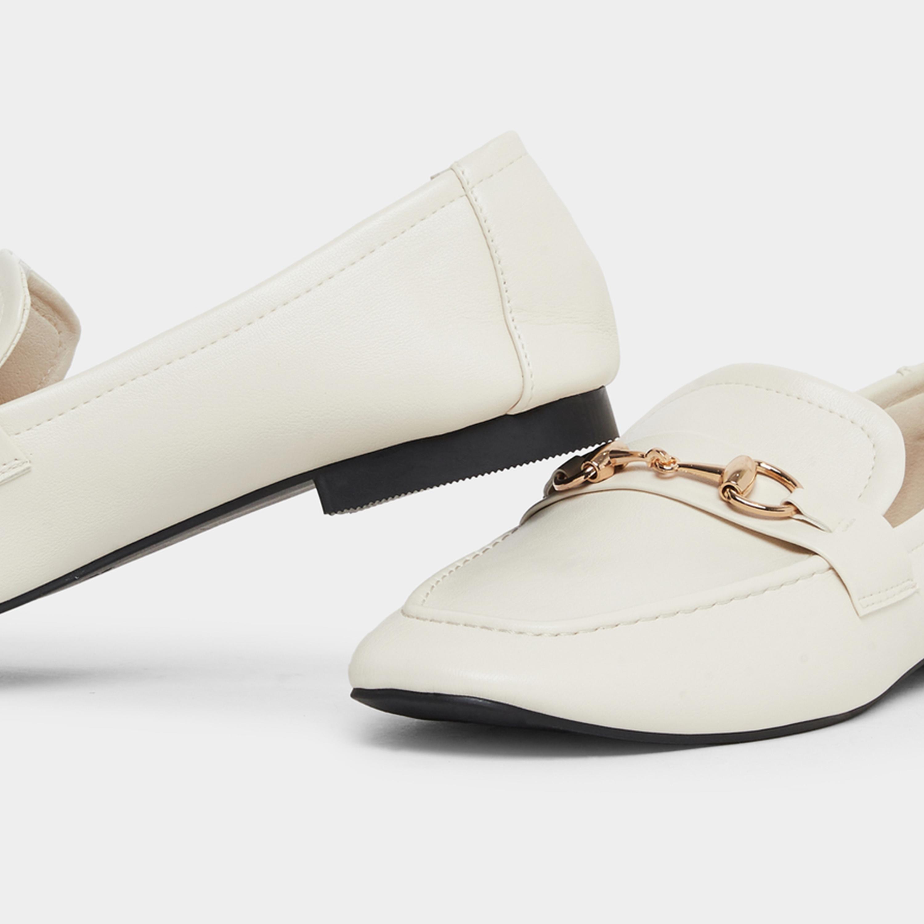 ستايلي - حذاء لوفر كريمي بمقدمة مربعة وديكور بإبزيم للنساء-women-shoes-loafersandmoccasins-image-4