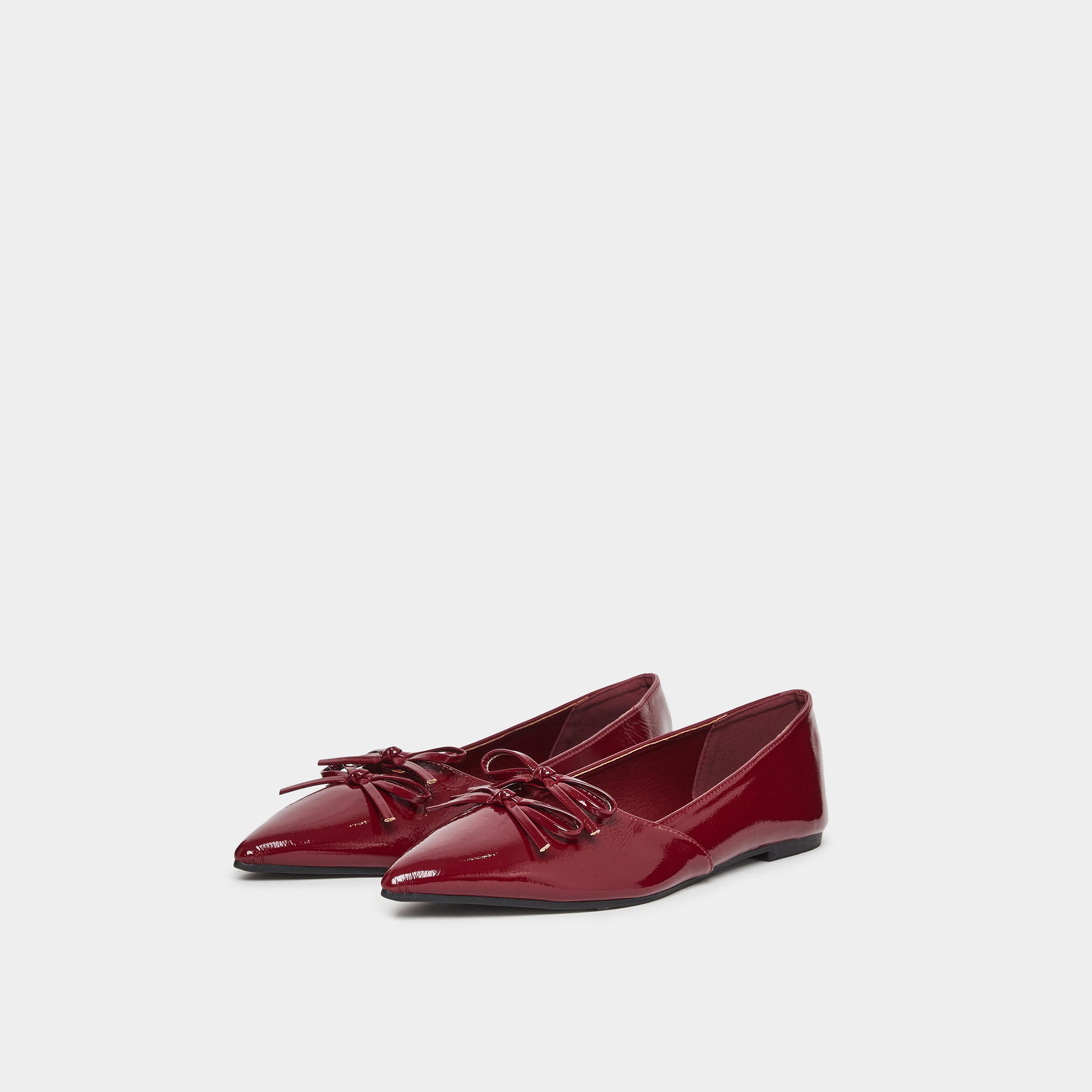 ستايلي - حذاء باليرينا مسطح لامع للنساء لون برغندي-women-shoes-flats-ballerinas-image-1