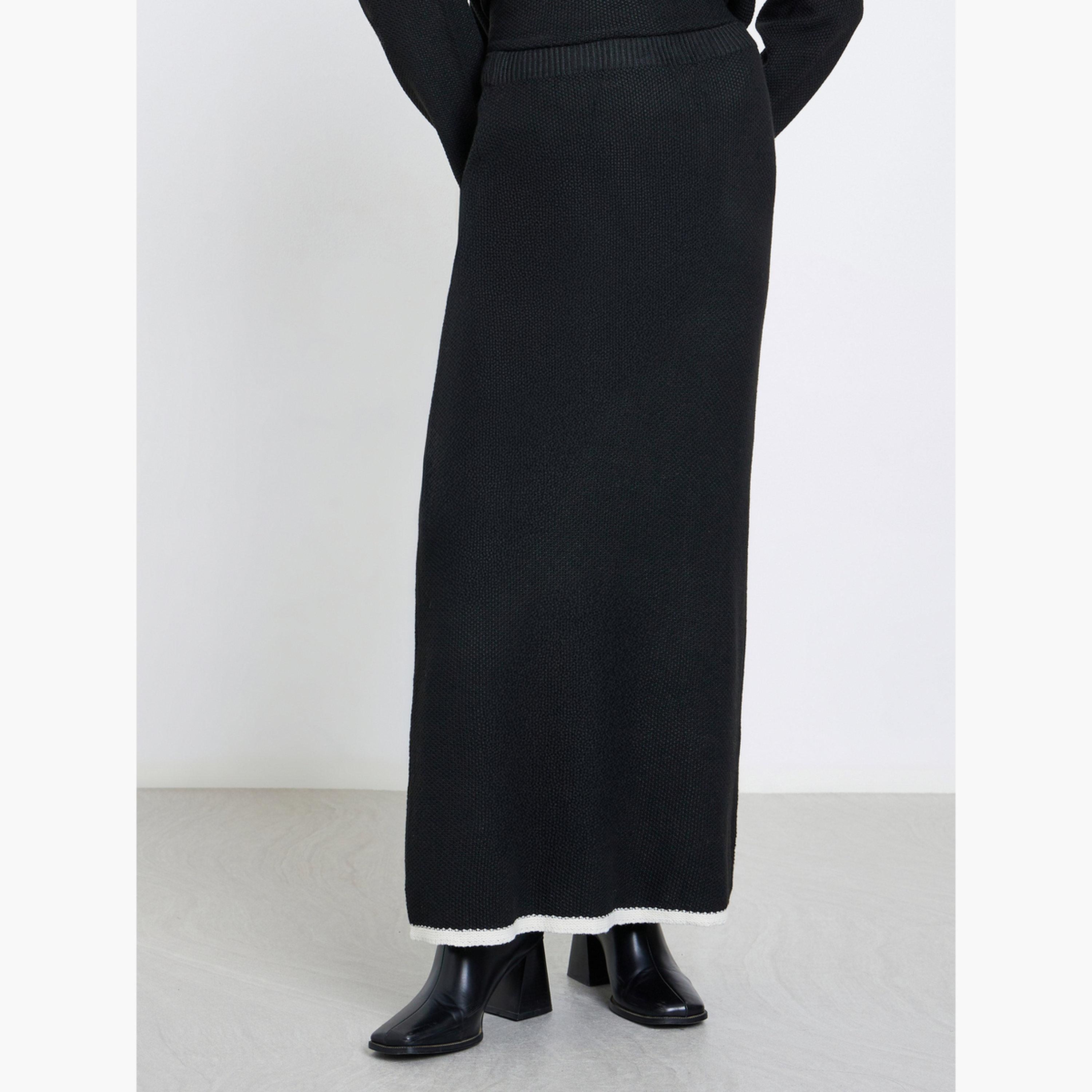 ستايلي - تنورة قصّة عمودية مسطحة ذات حواف متباينة باللون الأسود للنساء-women-clothing-bottoms-skirts-image-1
