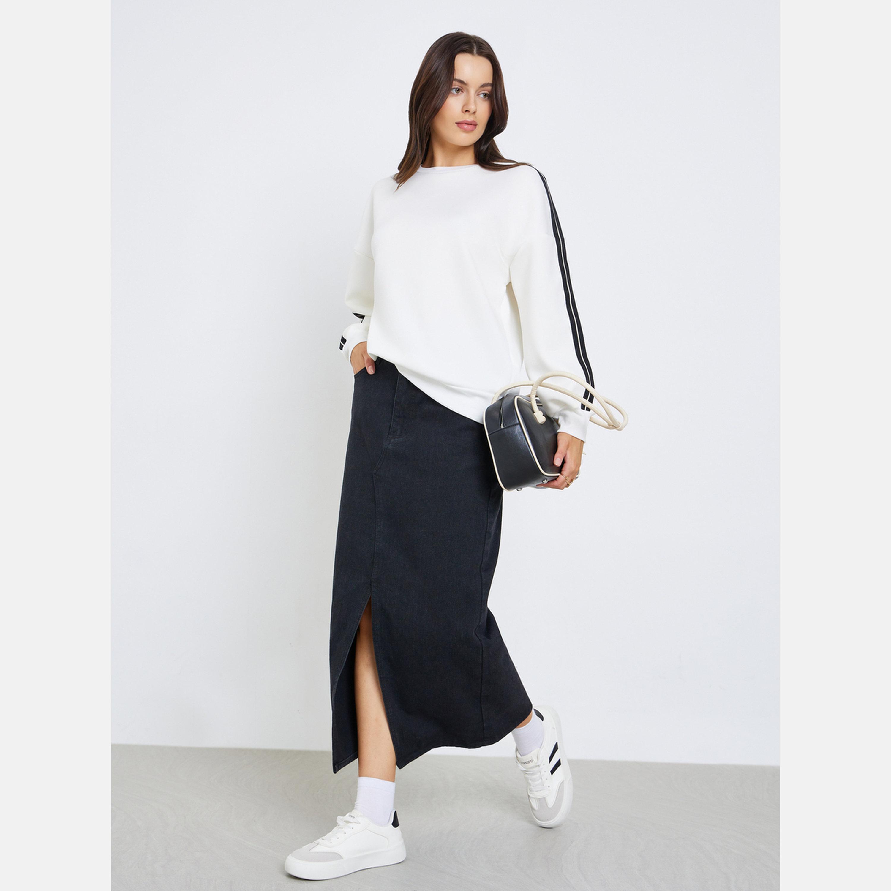 ستايلي - سويت شيرت نسائي مخطط برقبة دائرية وأكمام طويلة-women-clothing-hoodiesandsweatshirts-sweatshirts-image-2
