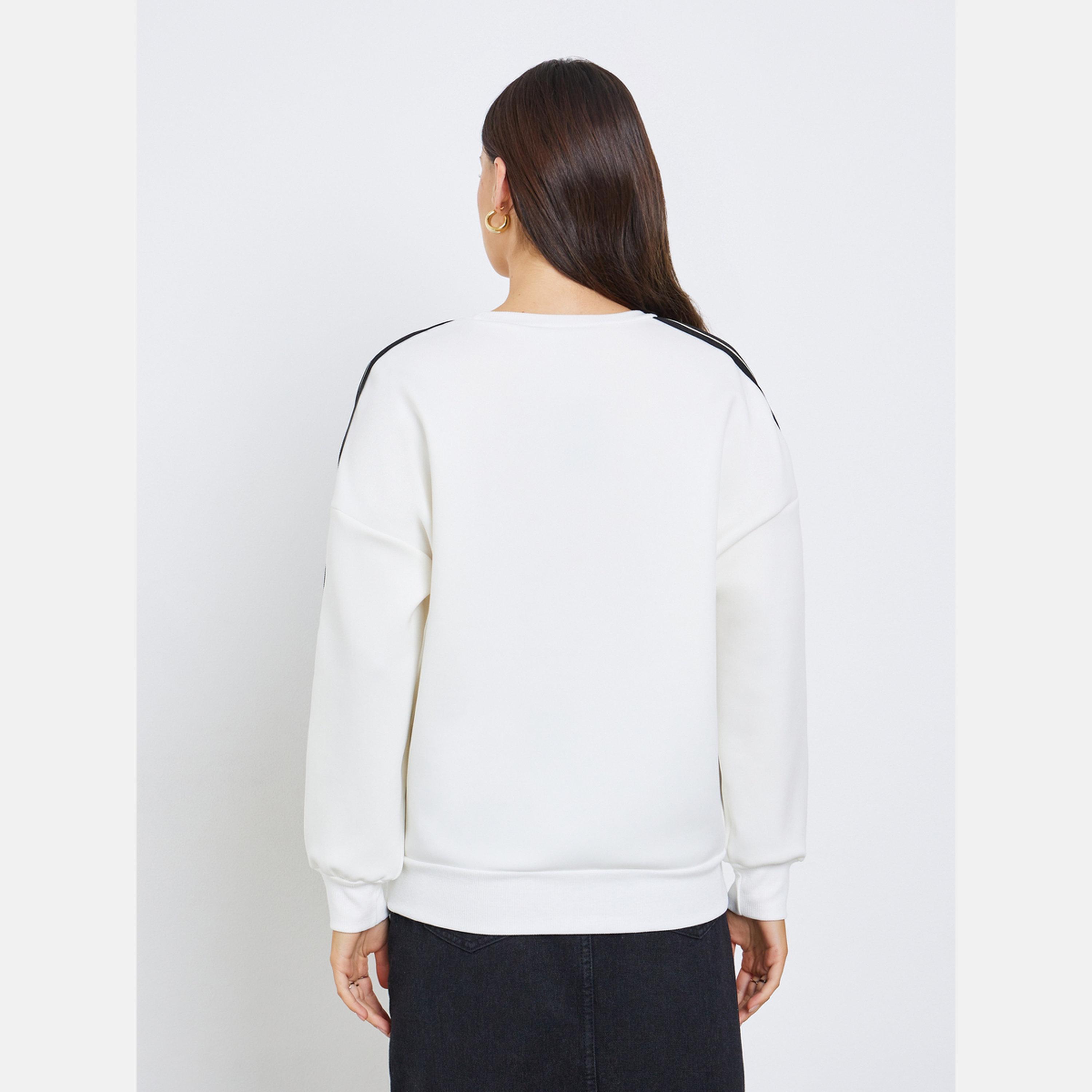 ستايلي - سويت شيرت نسائي مخطط برقبة دائرية وأكمام طويلة-women-clothing-hoodiesandsweatshirts-sweatshirts-image-4