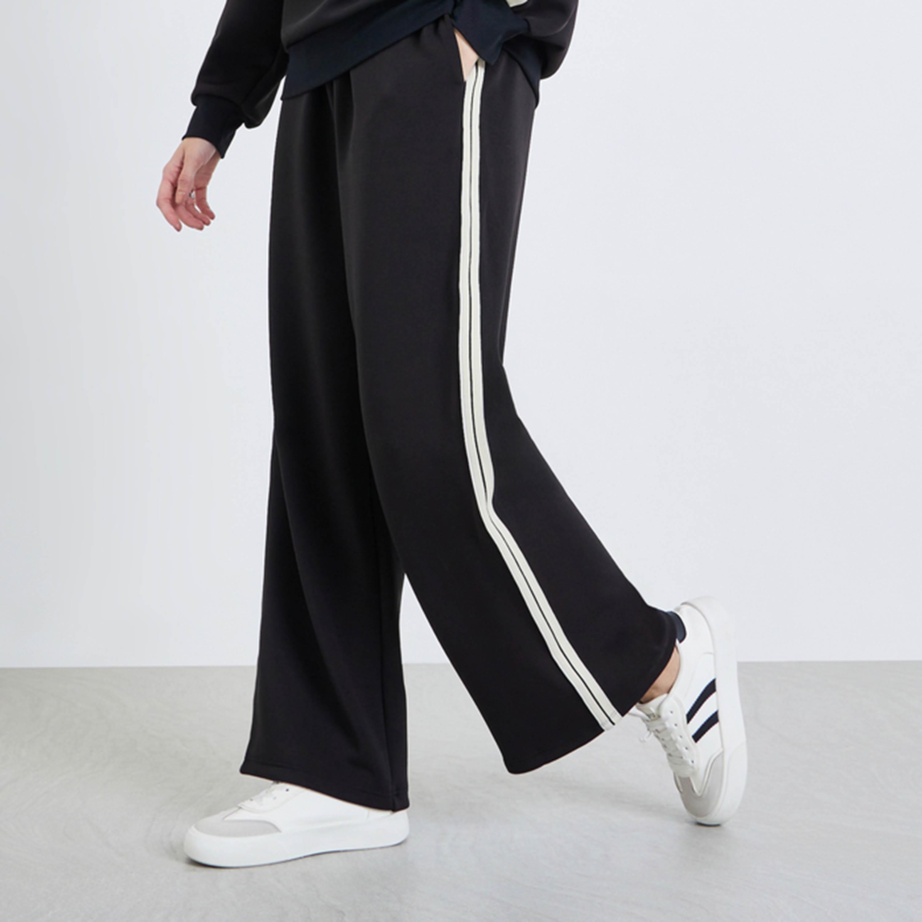 Styli Women Black Wide Leg Joggers with Stripe Detail-women-clothing-bottoms-joggers-image-1