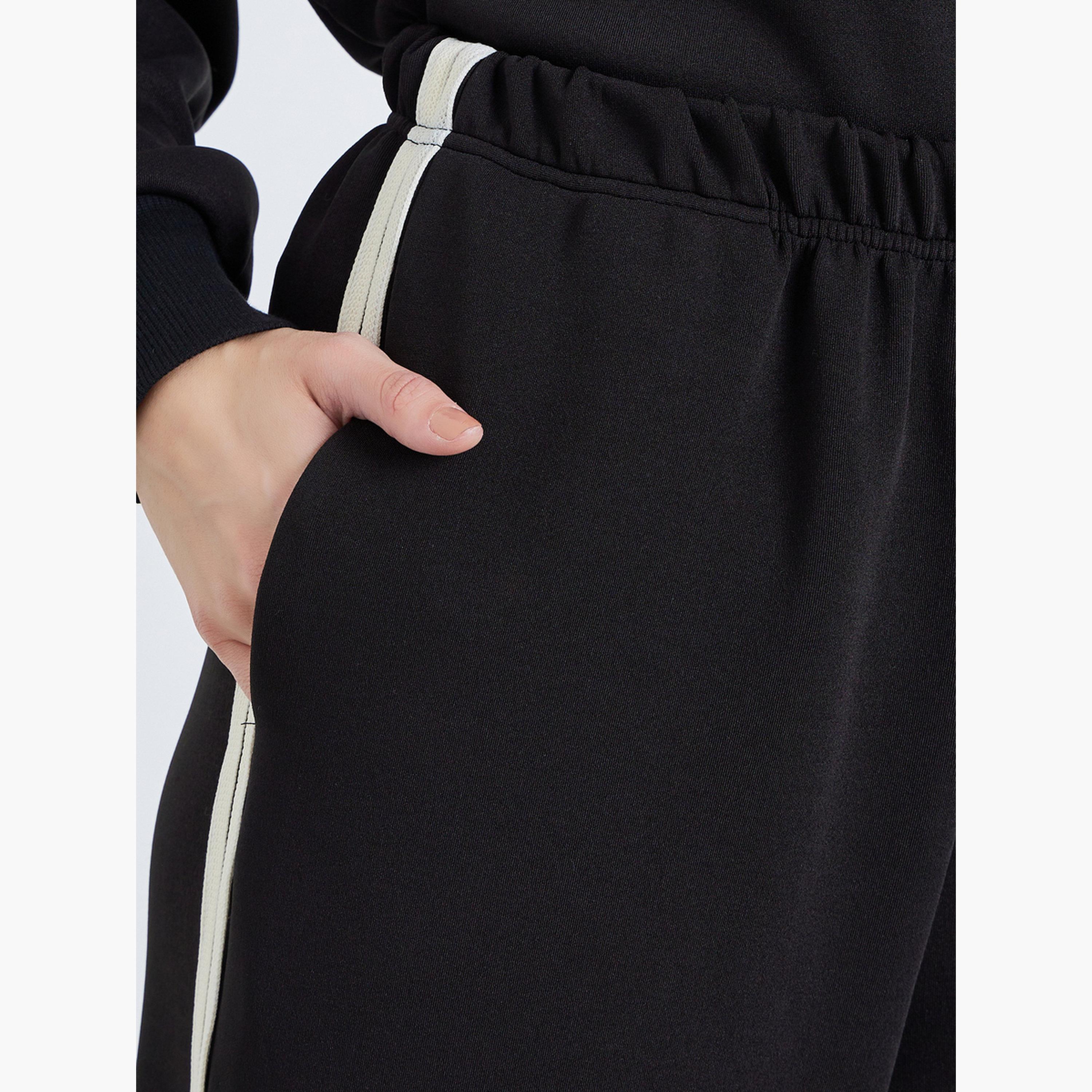 جوغر بأرجل واسعة وتفاصيل مخططة-women-clothing-bottoms-joggers-image-3