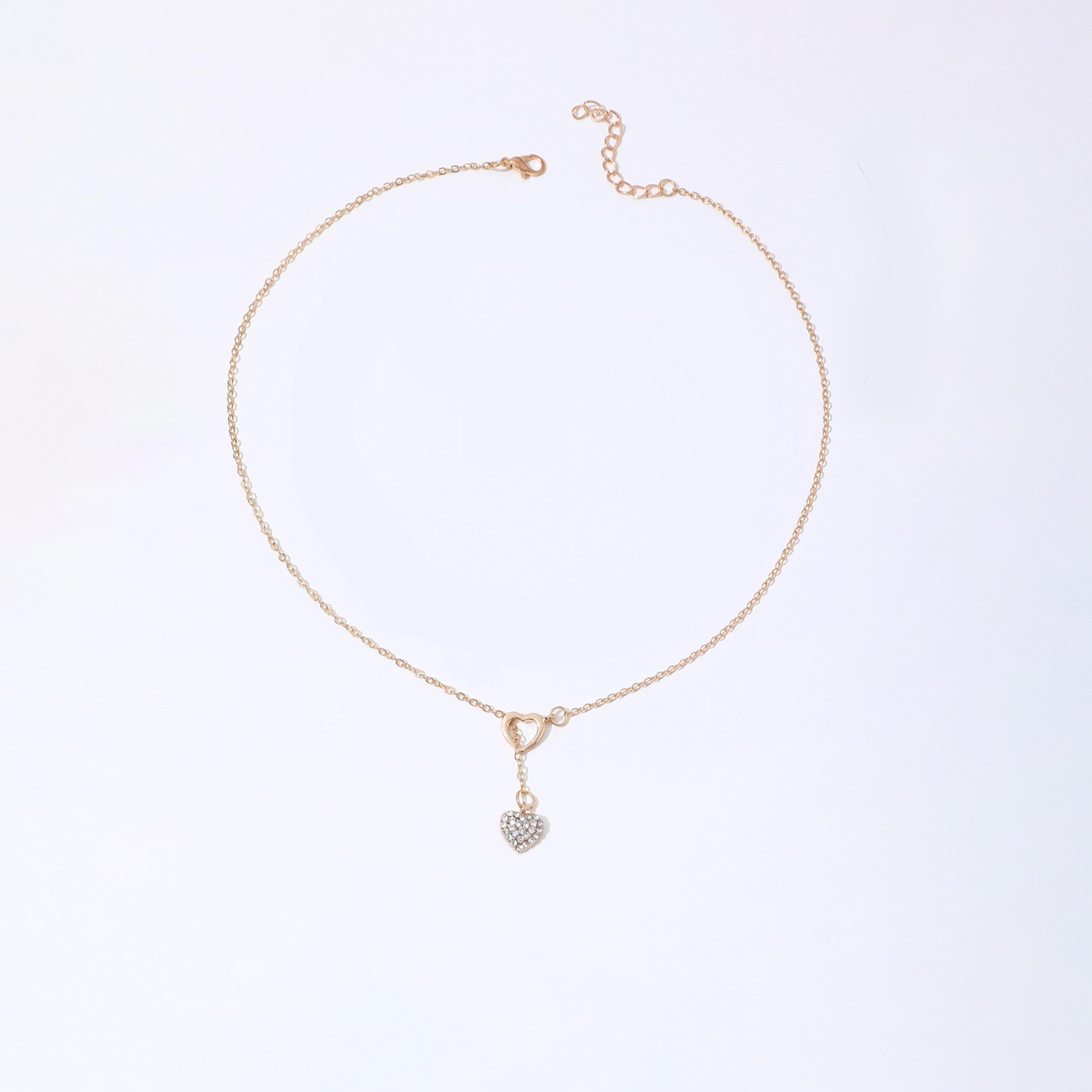 تيك تو - قلادة مزينة على شكل قلب-women-watchesandjewellery-jewellery-necklacesandpendants-image-1