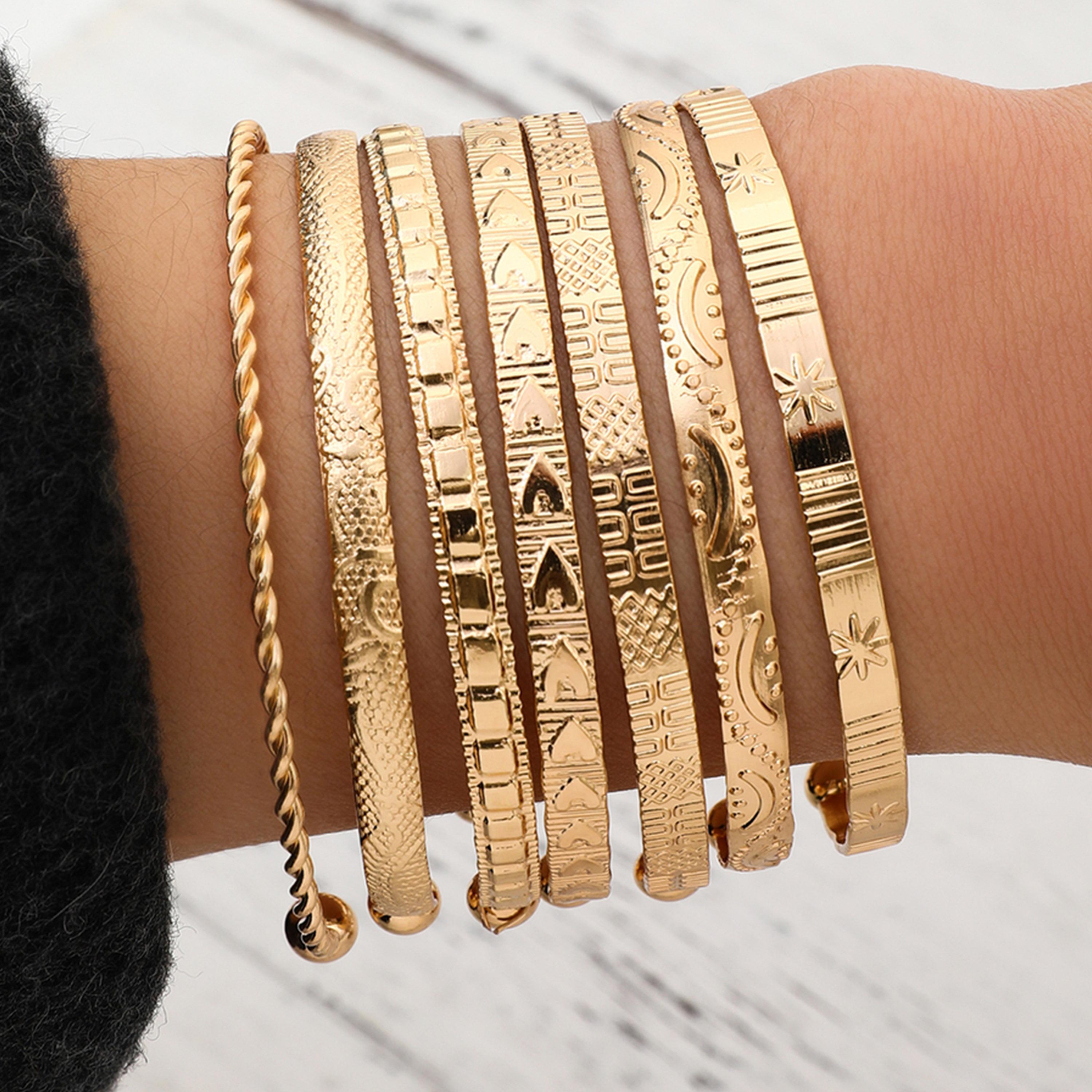 تيك تو - مجموعة من 7 أساور مطروقة ومزخرفة-women-watchesandjewellery-jewellery-banglesandbracelets-image-2